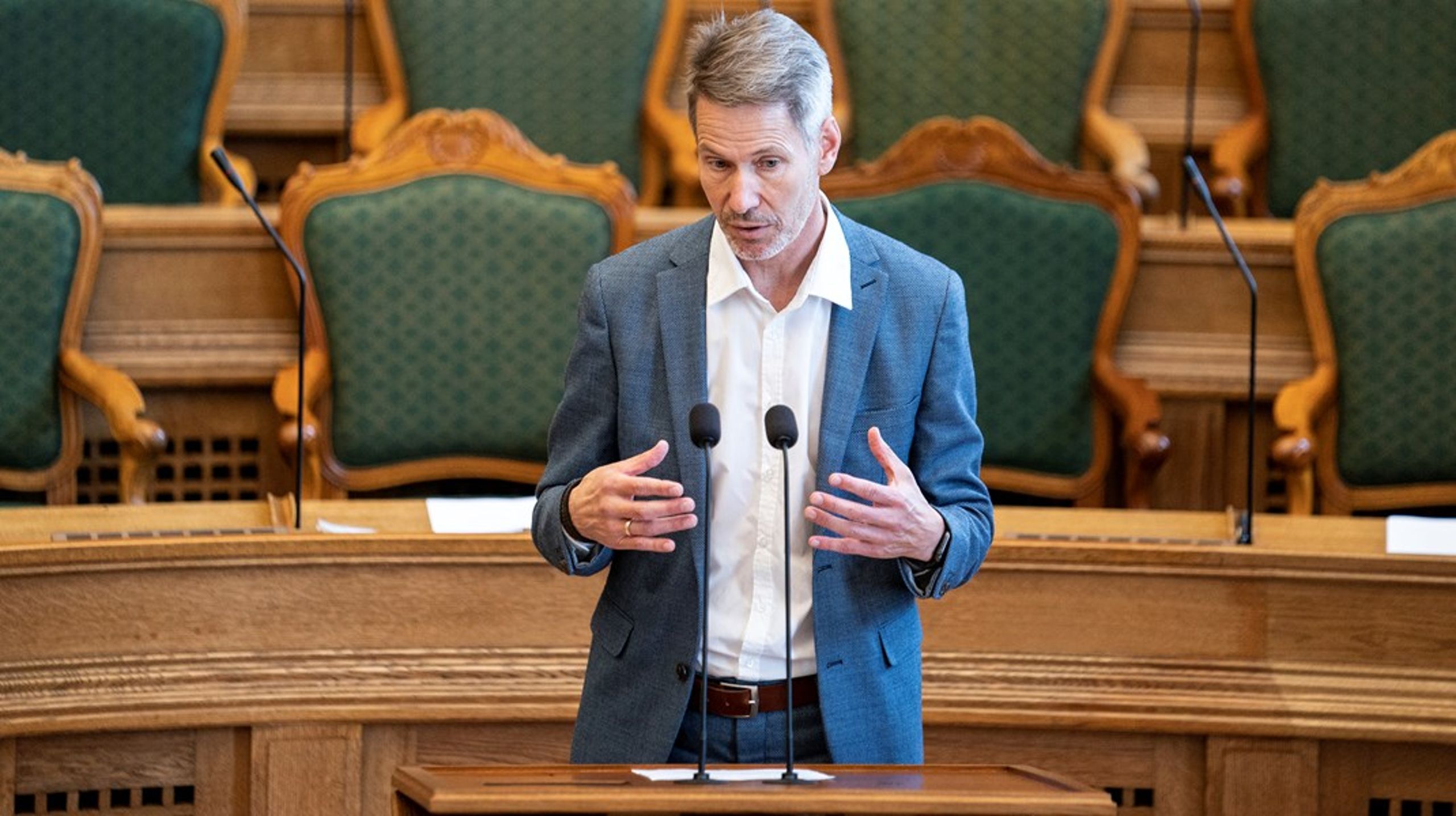 Forhenværende idrætsordfører for Venstre og borgmester i Slagelse Kommune Stén Knuth bliver politisk konsulent for Dansk Firmaidræt.