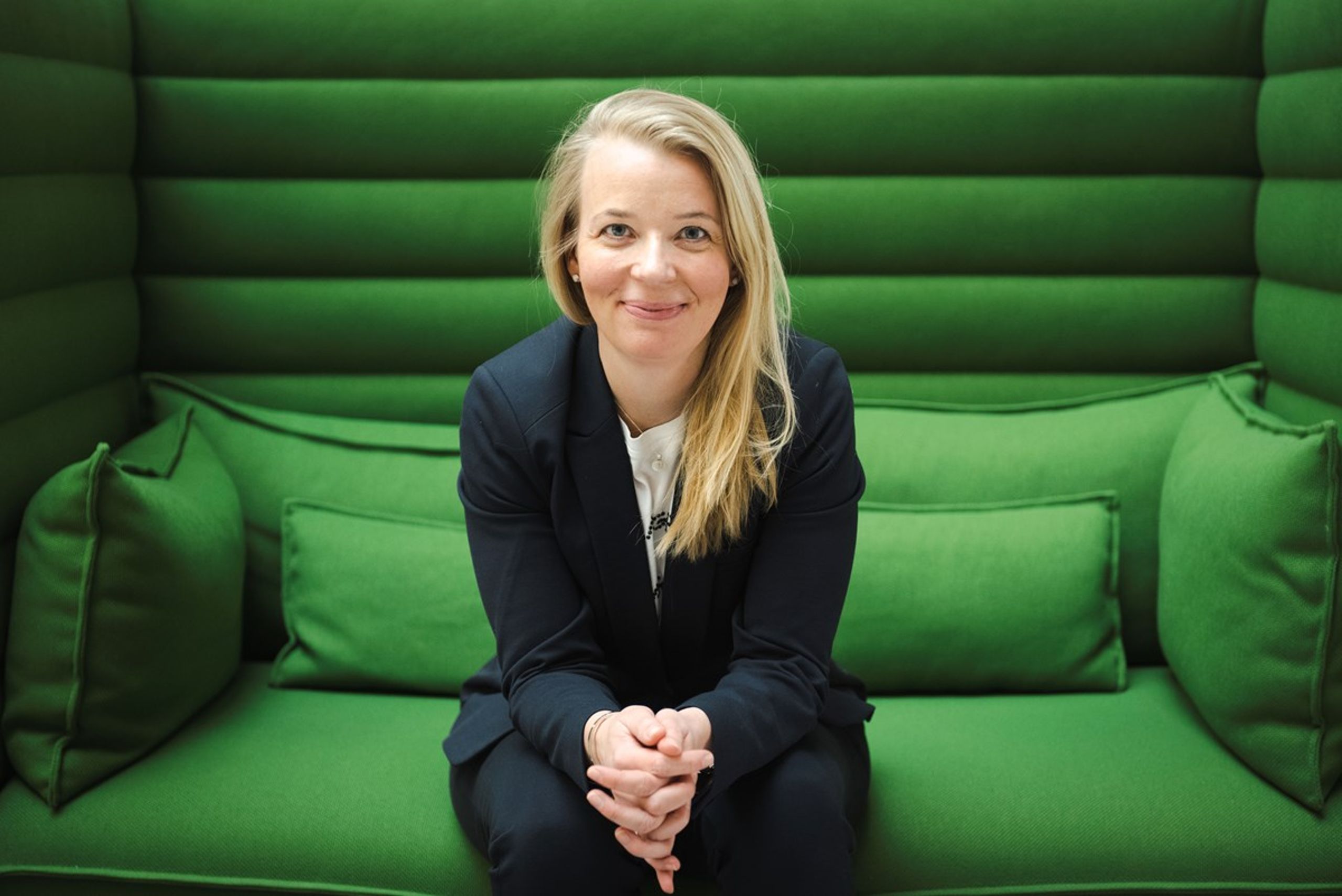 Sine Linderstrøm, chef for SMV og iværksætteri hos DI, har indsamlet ønsker til regeringens iværksætterstrategi fra det danske startup-miljø. I slutningen af april forventer hun at præsentere DI's ønsker til, hvordan de 300 millioner kroner i strategien skal bruges.