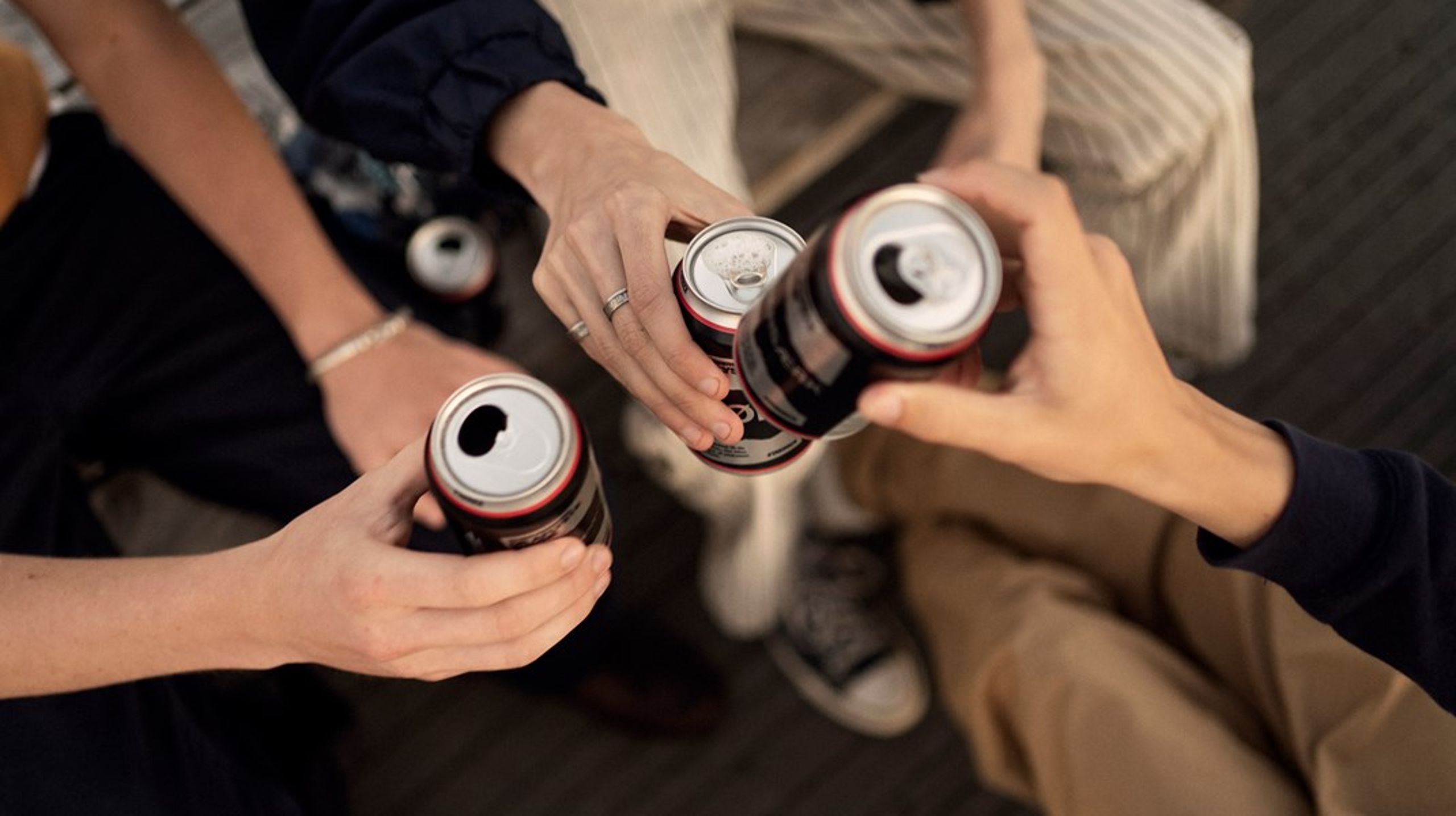 Adskillige undersøgelser&nbsp;konkluderer, at det lykkes for to ud af tre unge at købe alkohol med videre, som de ikke må købe, skriver indlæggets ti afsendere.