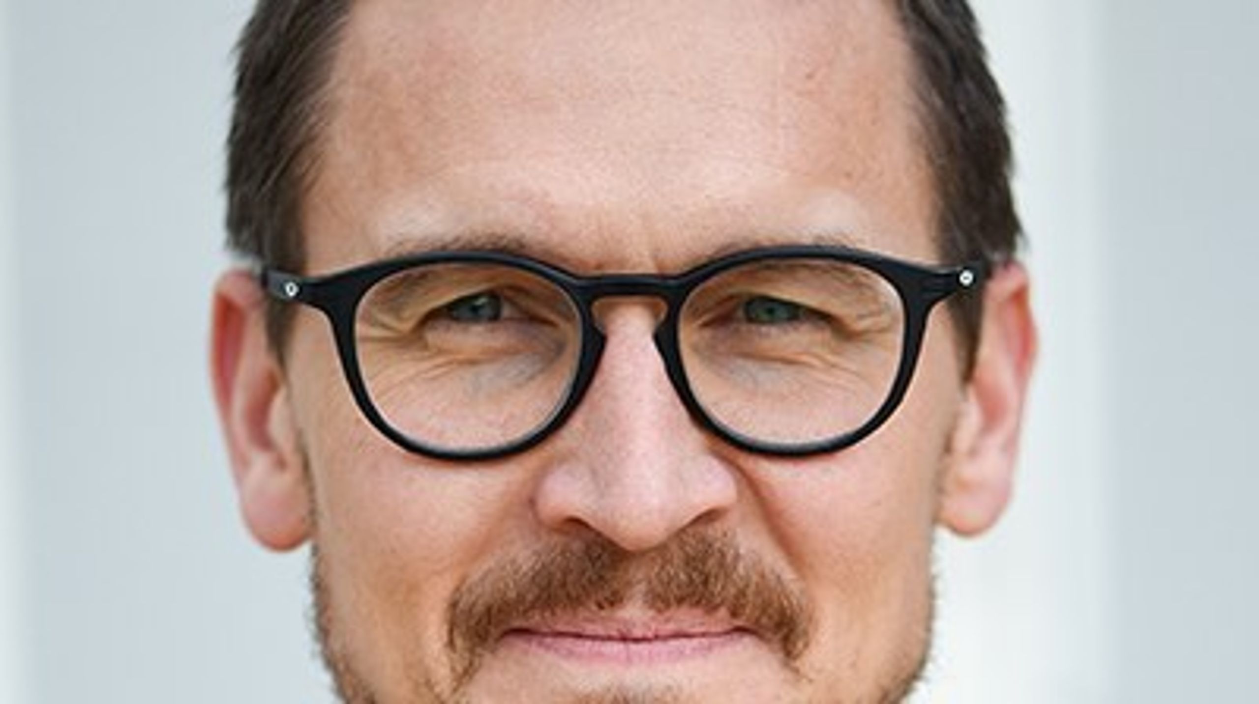 Formand for Økonomidirektørforeningen, Eddie Dydensborg, er ny økonomidirektør i Aarhus Kommune. Han forlader posten som økonomi- og digitaliseringschef i Odense Kommune.&nbsp;