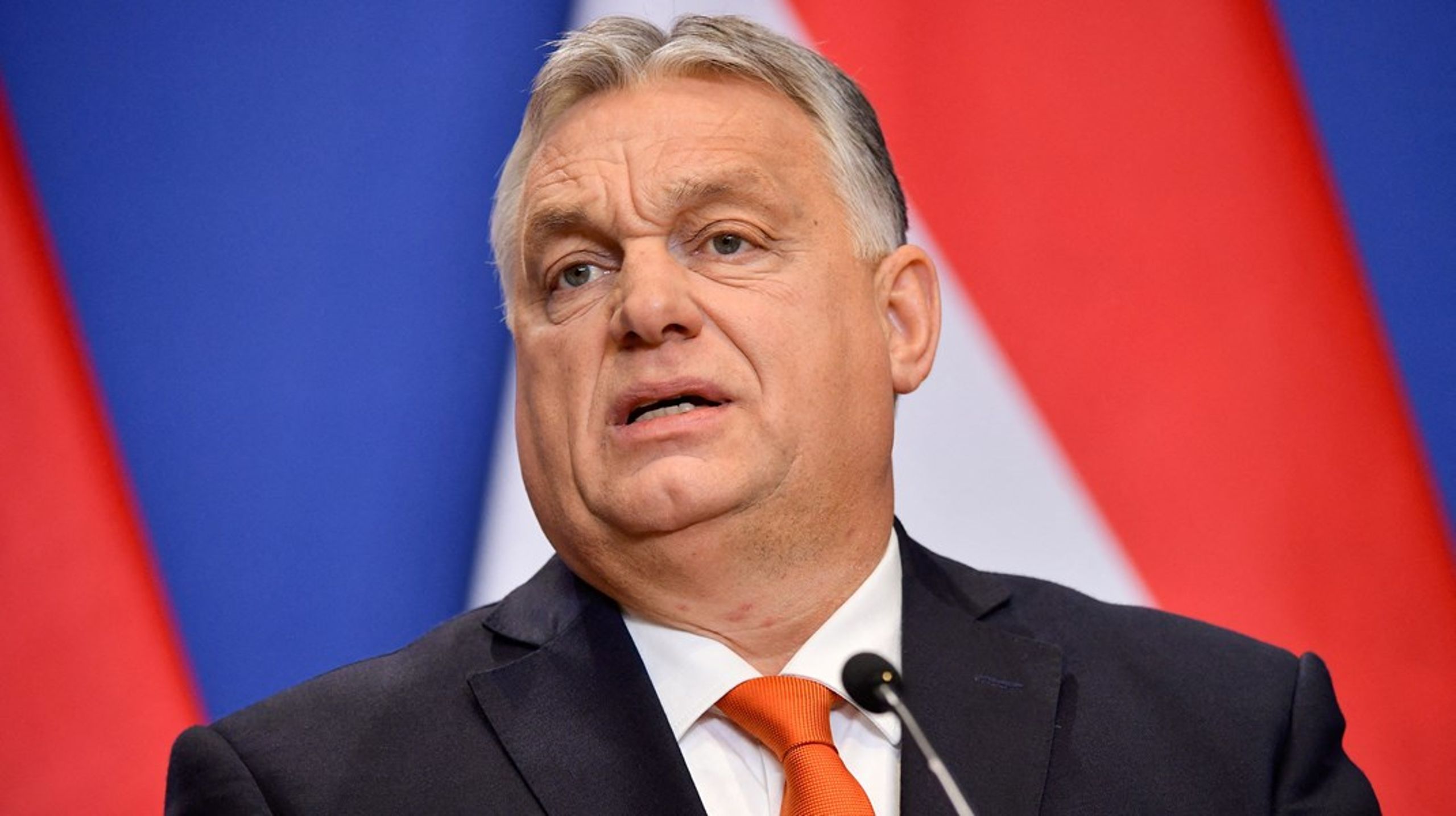 Viktor Orbán har systematisk undergravet demokratiet i Ungarn, hvor korruption og nepotisme er blevet en integreret del af styret. Derfor er det et vigtigt signal, når præsident Biden ikke inviterer Ungarn til demokrati-topmøde, skriver Niels Fuglsang.