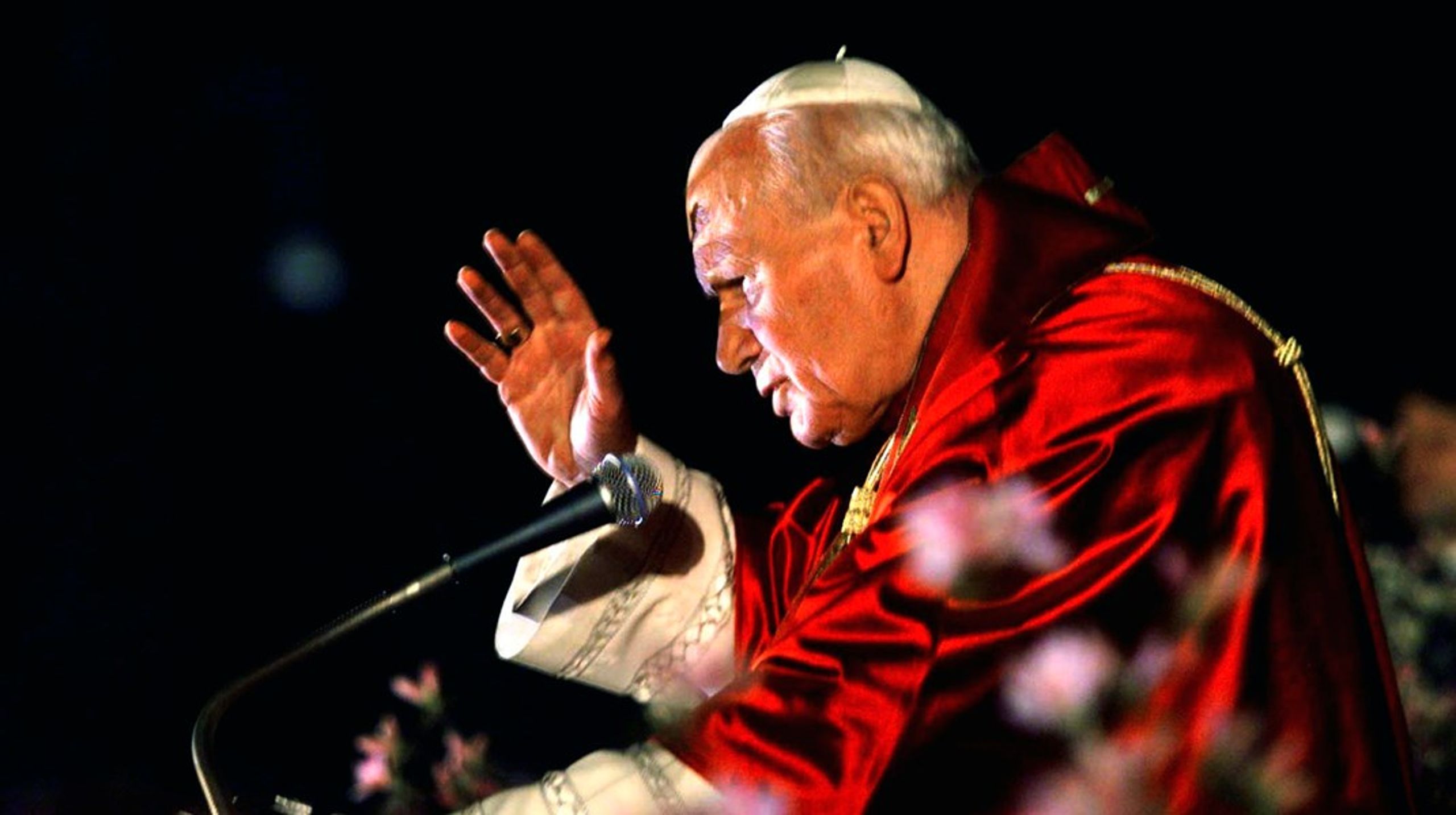Når Johannes Paul II i dag bliver nævnt, er det ikke kun manden selv og hans egne gerninger, men også den store symbolværdi, hans udnævnelse til pave udgjorde, der berøres, skriver&nbsp;Vibe Termansen.