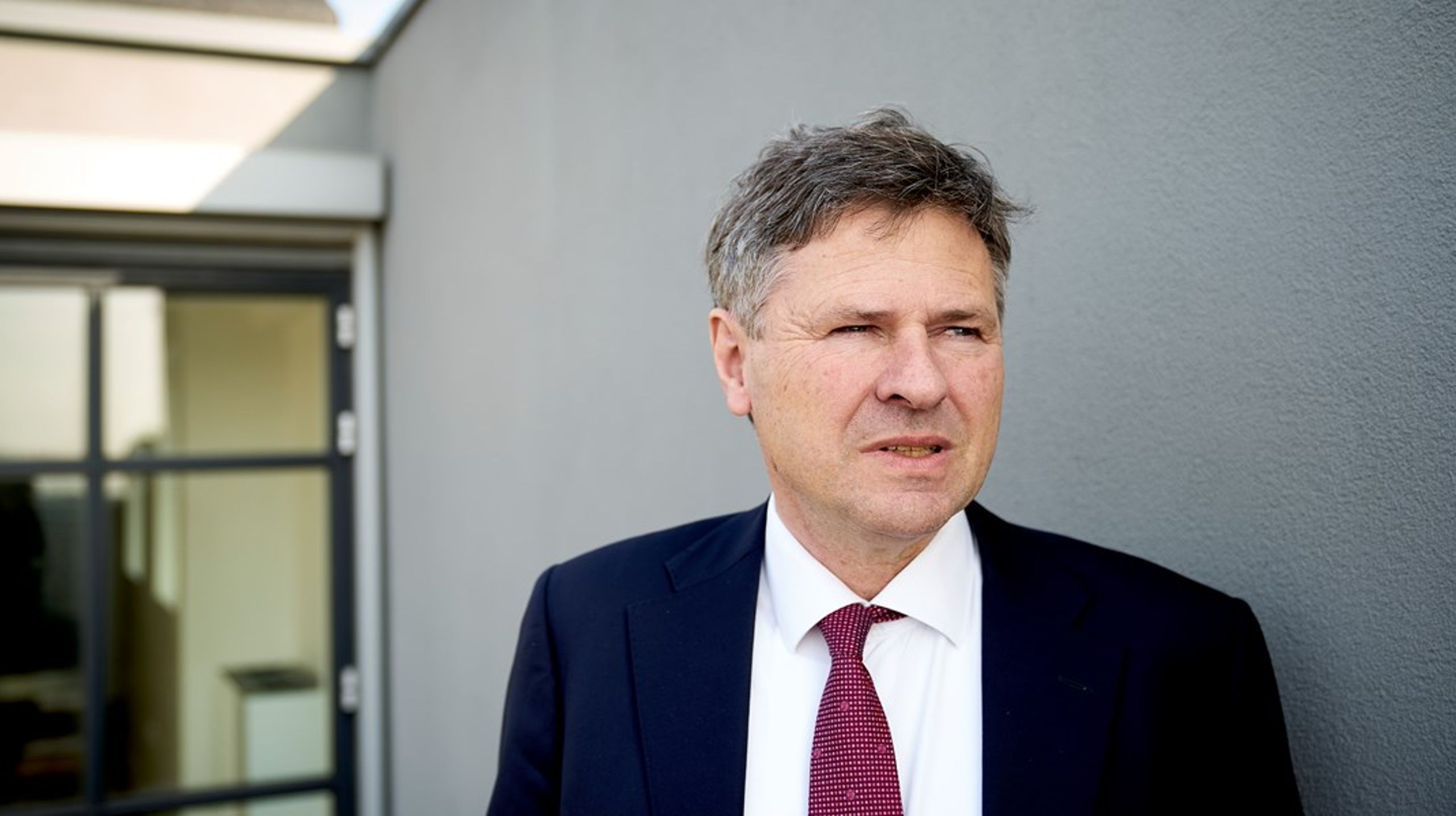 Finanstilsynets direktør, Jesper Berg, har valgt at indgive sin afskedsbegæring. Tilsynet skal derfor på jagt efter en ny direktør.&nbsp;