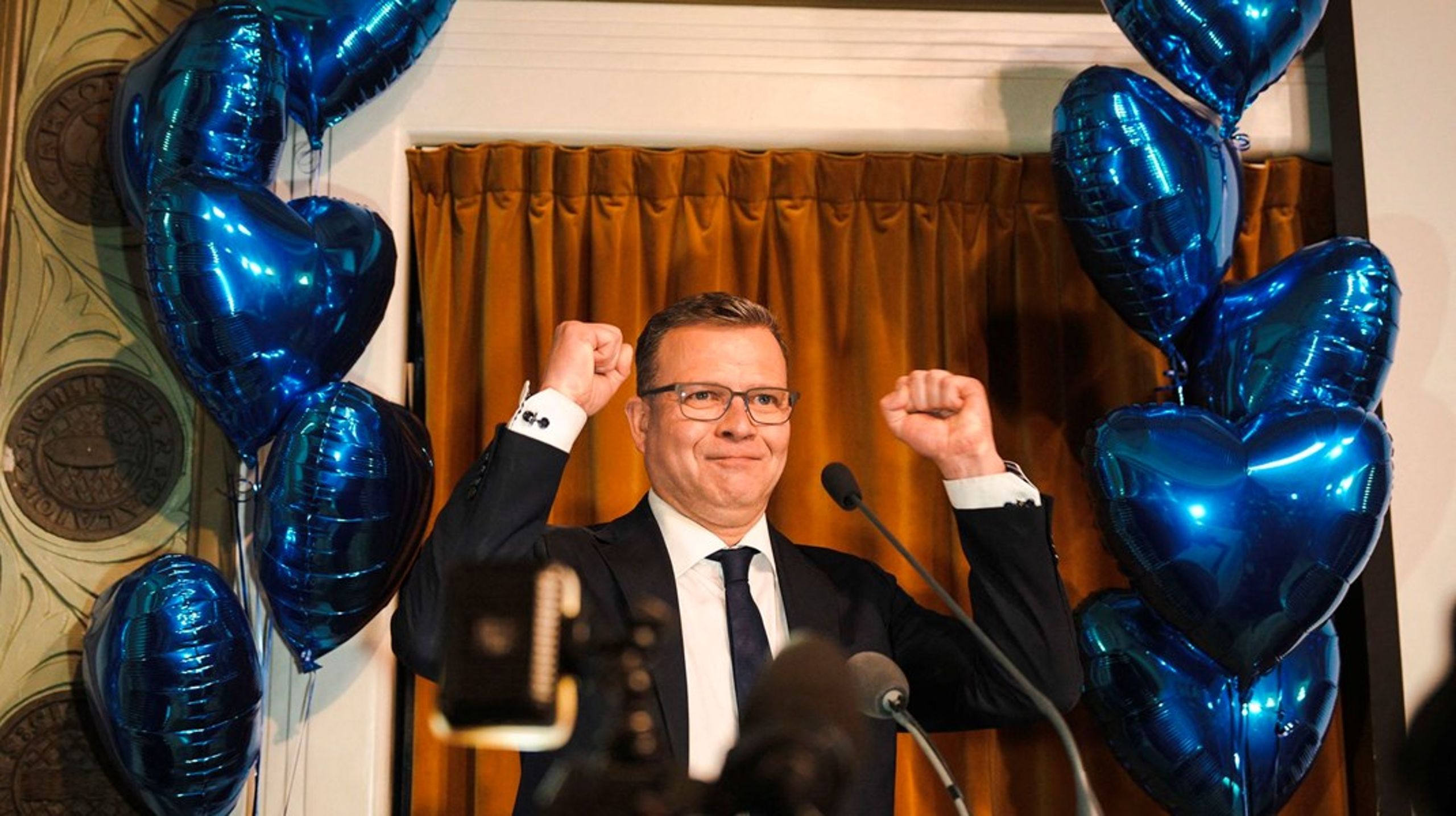 Konservative Petteri Orpo ser ud til at kunne sætte sig i Finlands statsministerium, efter hans parti blev størst ved søndagens valg. Men først venter svære koalitionsforhandlinger.