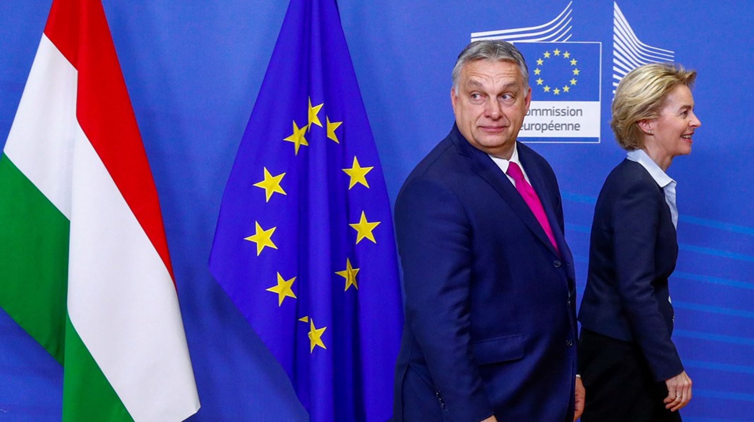 Ungarns premierminister Viktor Orban og EU-kommissionsformand Ursula von der Leyen. EU-Kommissionen mener, at ungarsk LGBT+-lovgivning strider imod Unionens grundlæggende værdier.