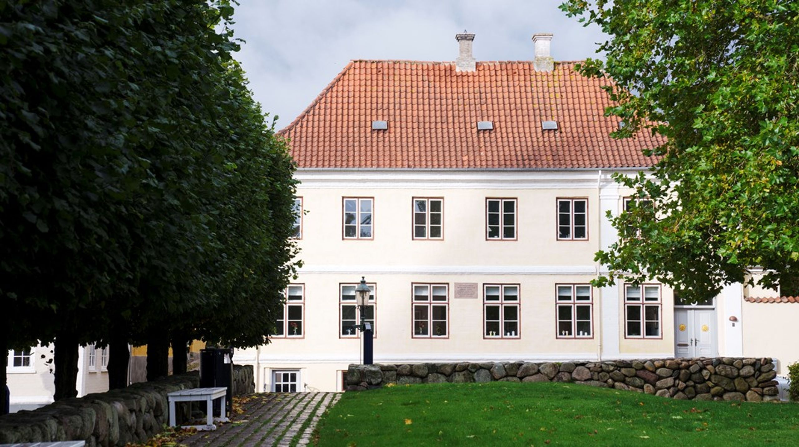 Den sidste generalguvernør over Dansk Vestindien, Peter von Scholten, boede i boligen på billedet.