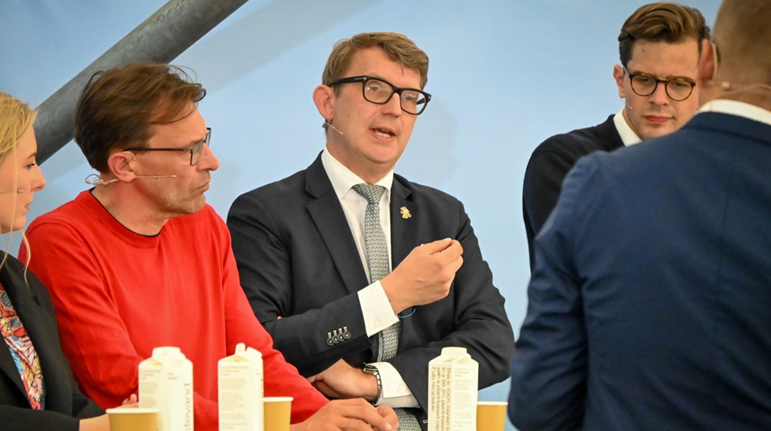 Fungerende formand for Venstre og forsvarsminister Troels Lund Poulsen havde to mere eller mindre konkrete bud på at skabe mere vækst i de dele af landet, da han troppede op til debat ved Skivemødet - i Skive.<br>