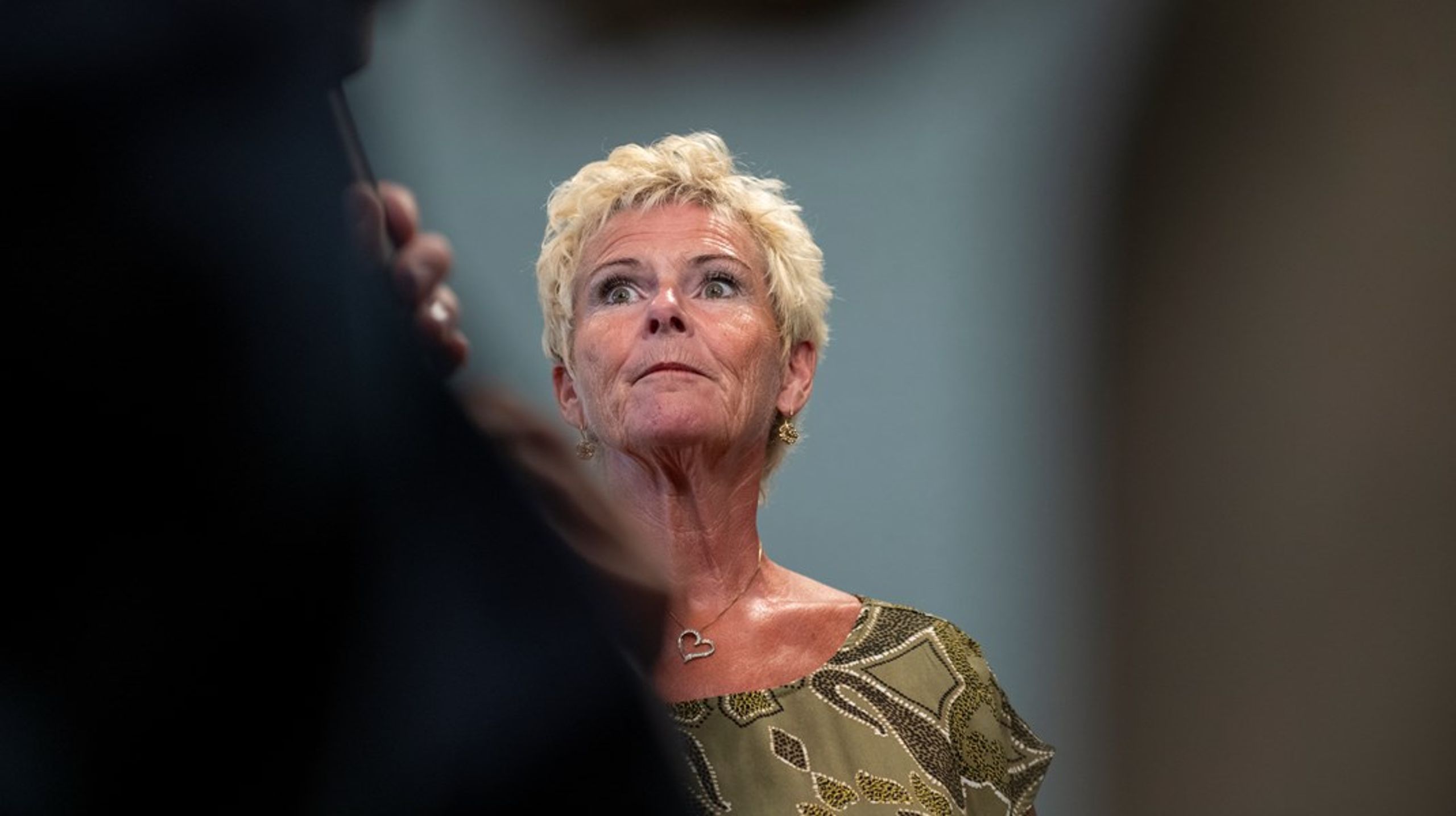 Lizette Risgaard har mistet flere topposter efter anklager om grænseoverskridende adfærd, fik hende til at træde tilbage som formand for Fagbevægelsens Hovedorganisation.