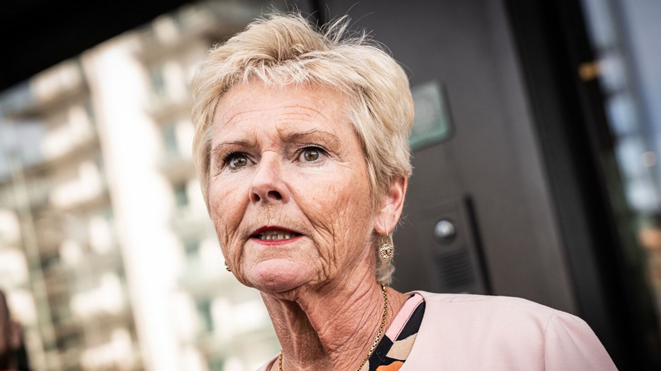 Selvom hun er fratrådt som formand for FH, får Lizette Risgaard lov at blive siddende i bestyrelsen for Arbejdernes Landsbank på vegne af FH som minimum frem til næste forår.