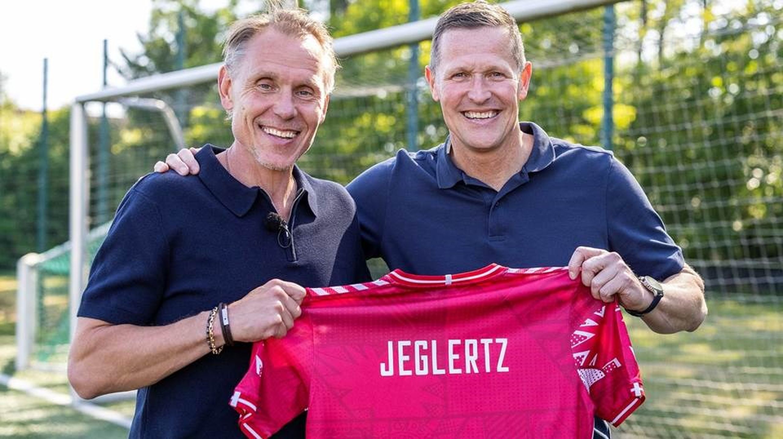 Andrée Jeglertz bliver ny landstræner for Kvindelandsholdet i fodbold.&nbsp;Han har tidligere arbejdet med&nbsp;Canada og Finlands kvindelandshold.