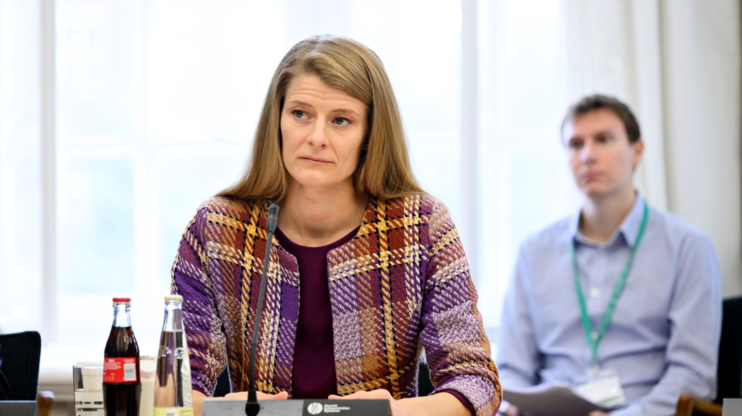 Beskæftigelsesminister Ane Halsboe-Jørgensen (S) er onsdag kaldt i samråd for at redegøre for problemerne med de kommunale afgørelser, som Ankestyrelsen har påpeget i en ny rapport.