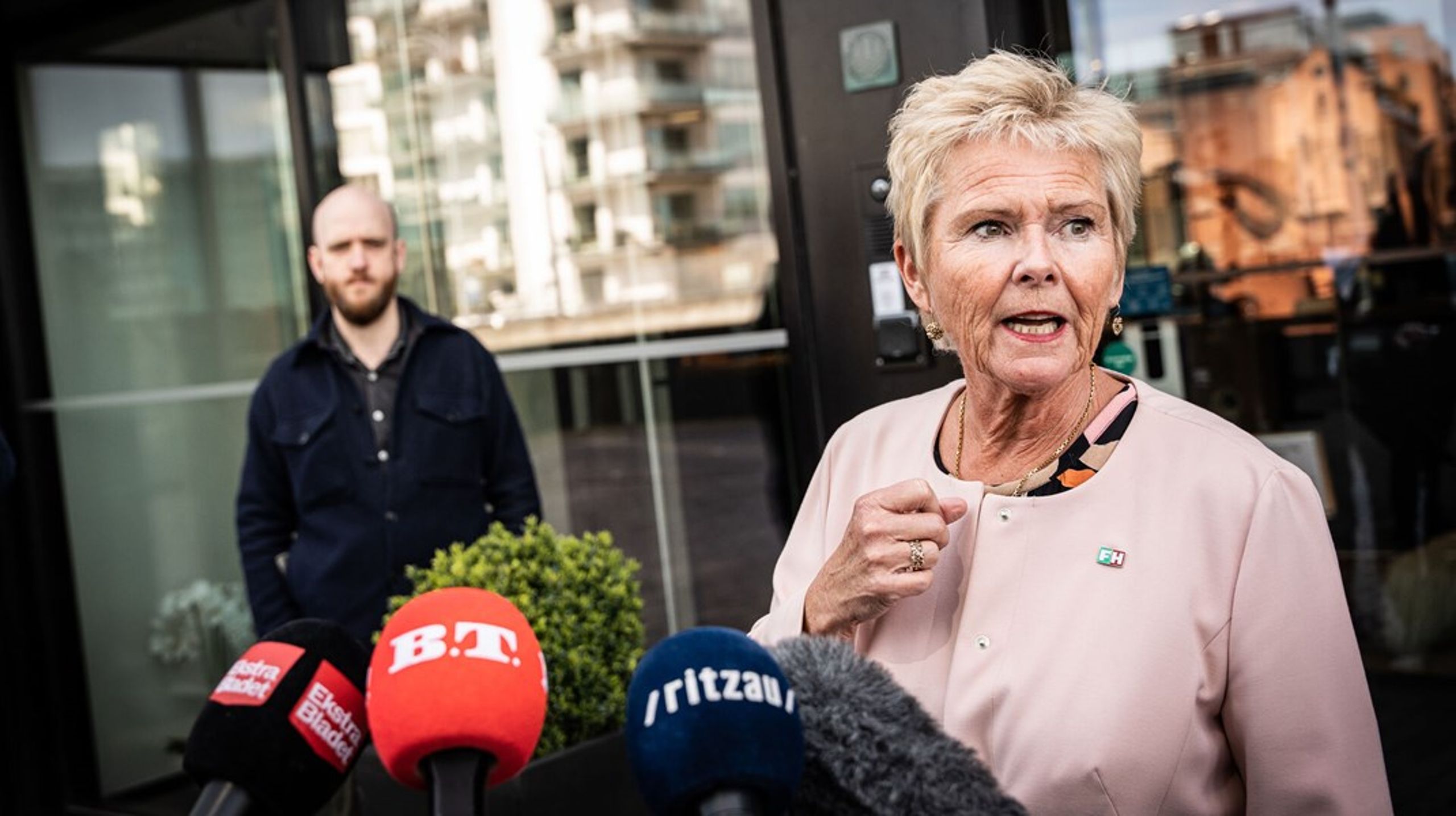 Lizette Risgaard trak sig som formand for Fagbevægelsens Hovedorganisation (FH) dagen før arbejdernes internationale kampdag, 1. maj.