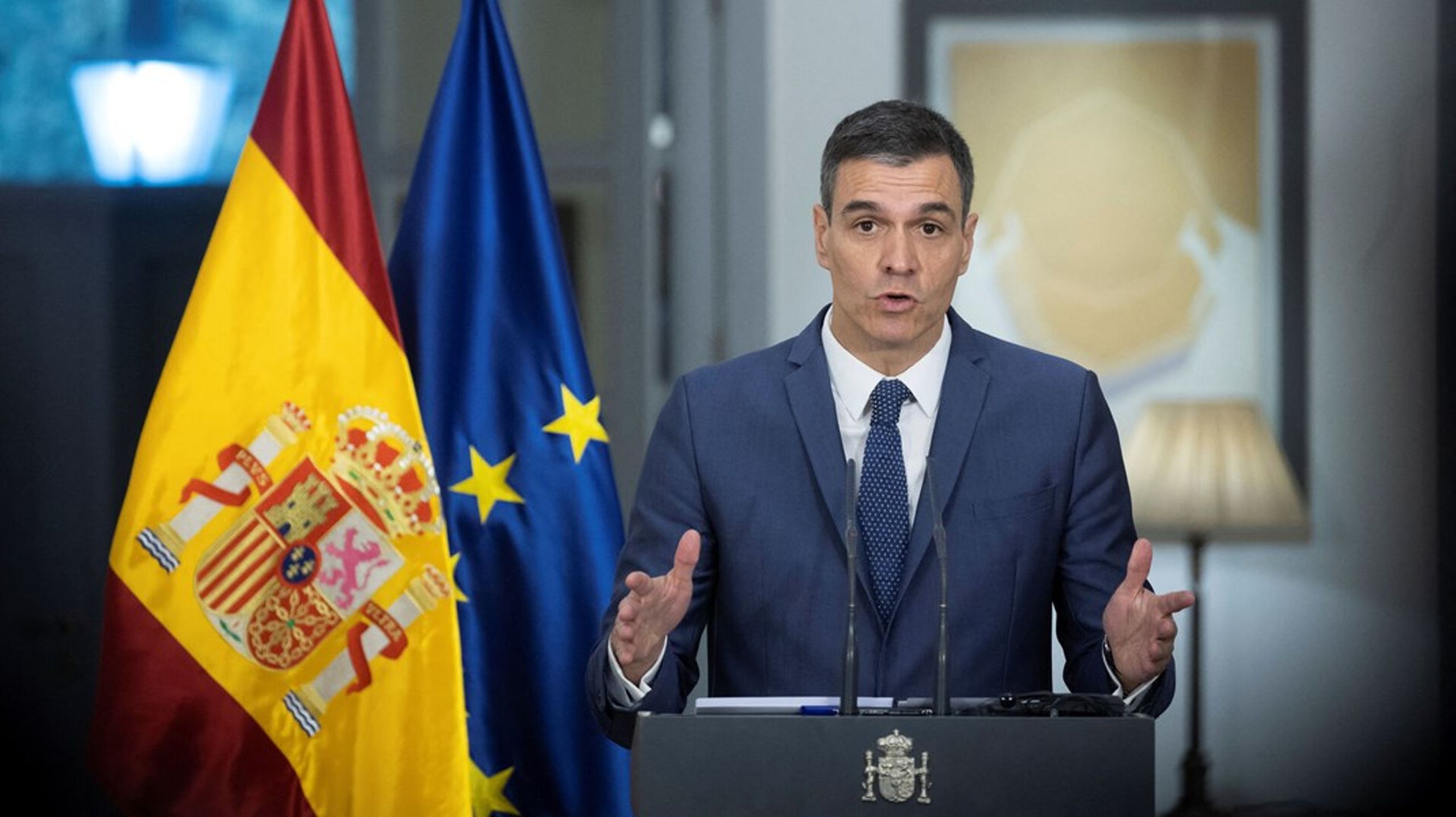 I slutningen af næste uge overtager Pedro Sanchez og hans socialistiske regering det roterende formandskab for EU's ministerråd. Men det kan blive kortvarigt, for tre uger senere er der valg i Spanien.