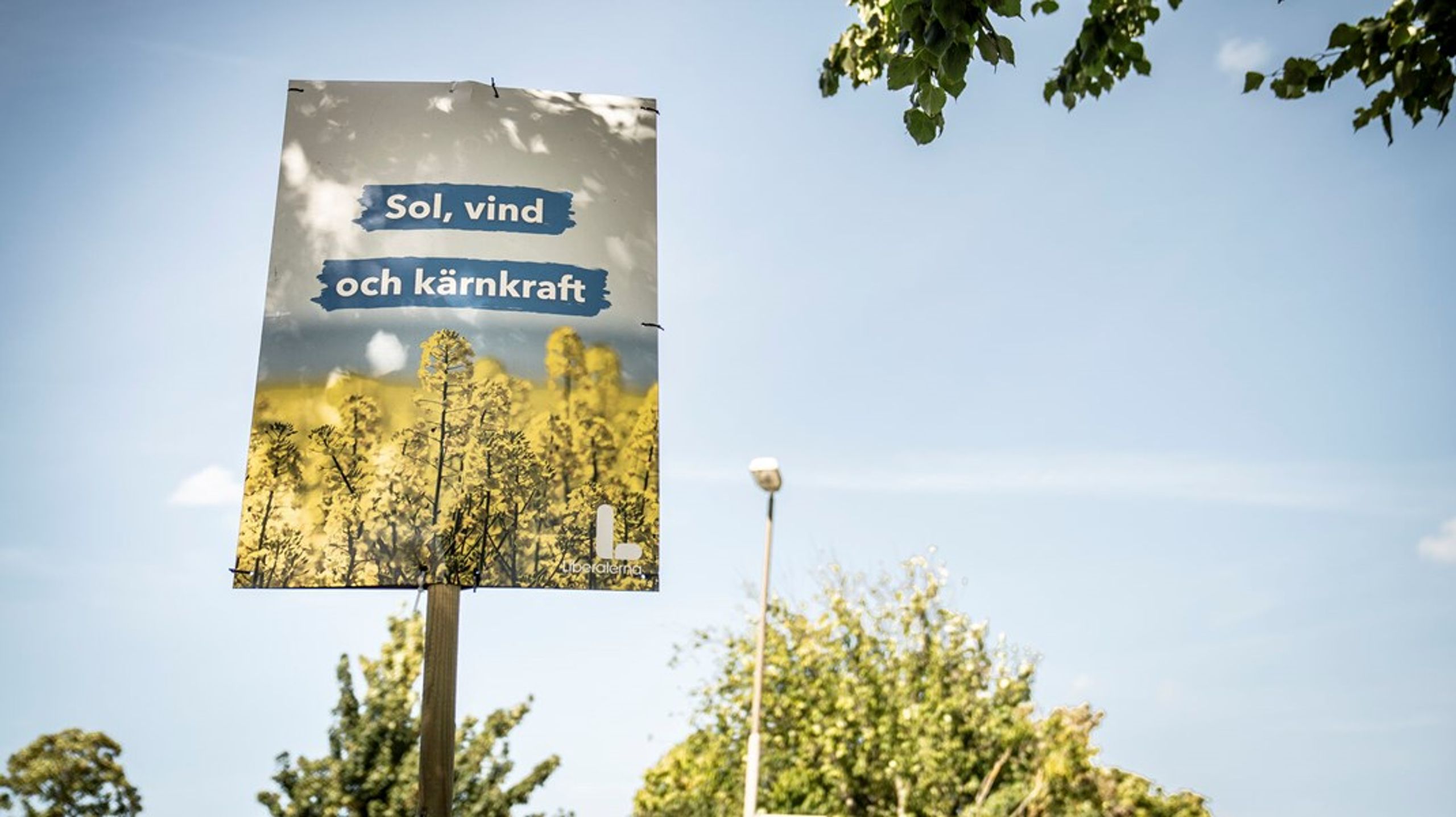 Den svenske regering meddelte onsdag, at den ønsker at skrue mere op for atomkraft. Det kan også få betydning for strømmen i danskernes stikkontakter.&nbsp;