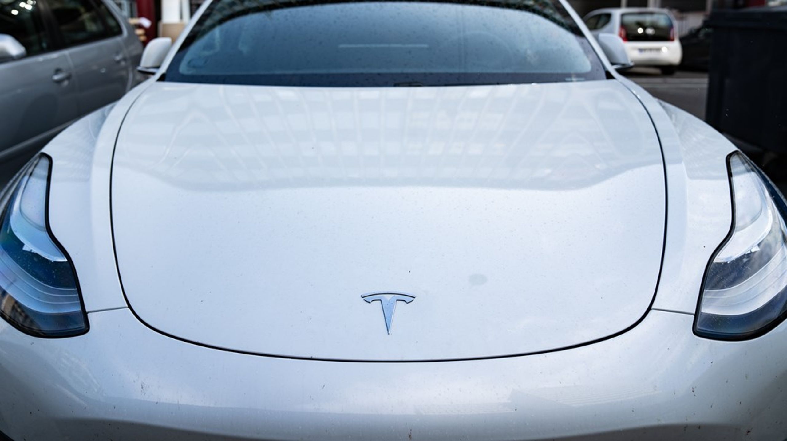 En del af forklaringen på det gode elbilsalg i 2023 er ifølge Dansk E-Mobilitet, at Tesla har sænket priserne på flere populære modeller.&nbsp;