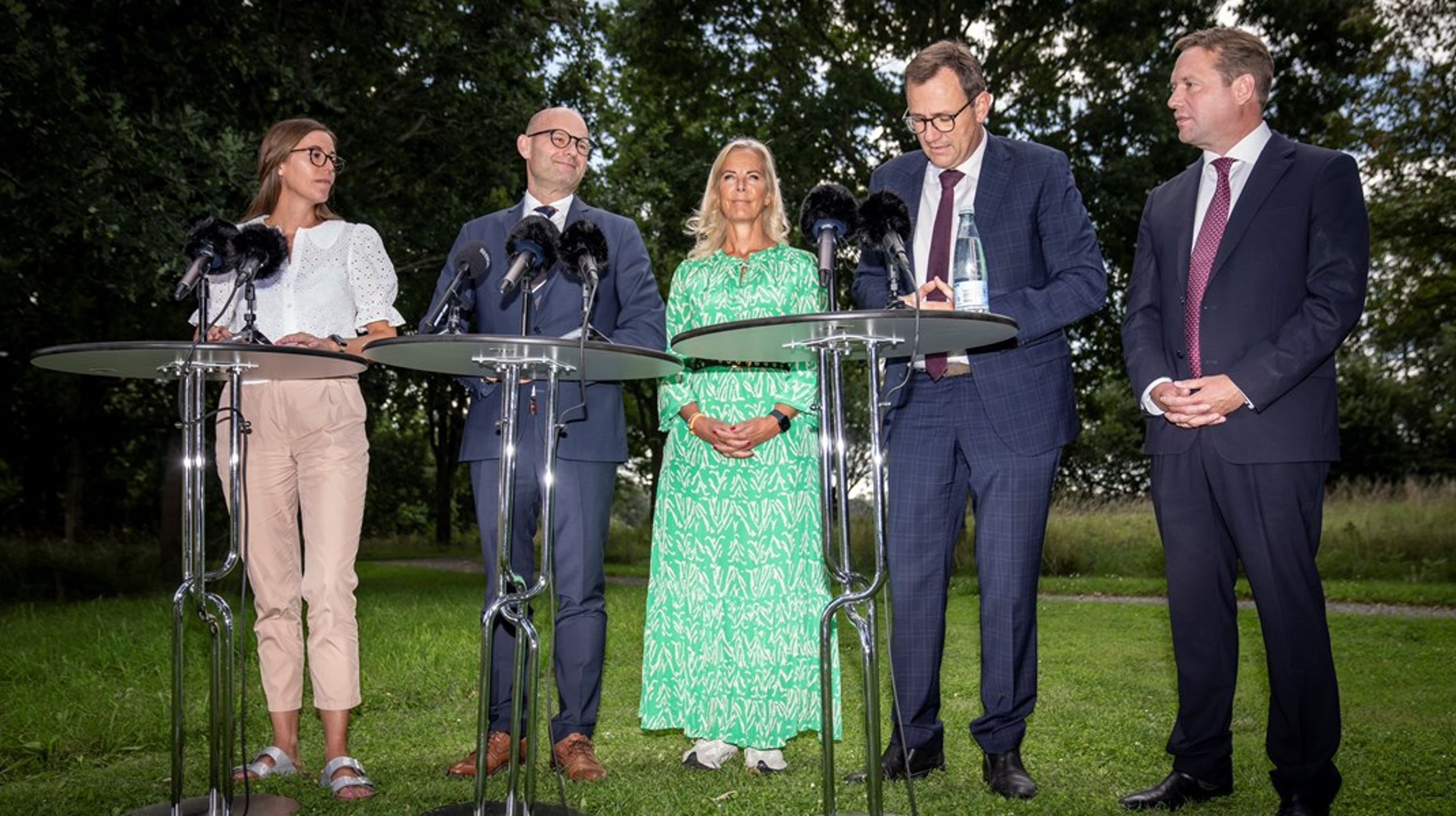 Søren Pape Poulsen (K) præsenterede sin top tre til EU-listen på partiets sommergruppemøde onsdag. Fra højre er det Marcus Knuth, Niels Flemming Hansen og Birgitte Bergman.&nbsp;