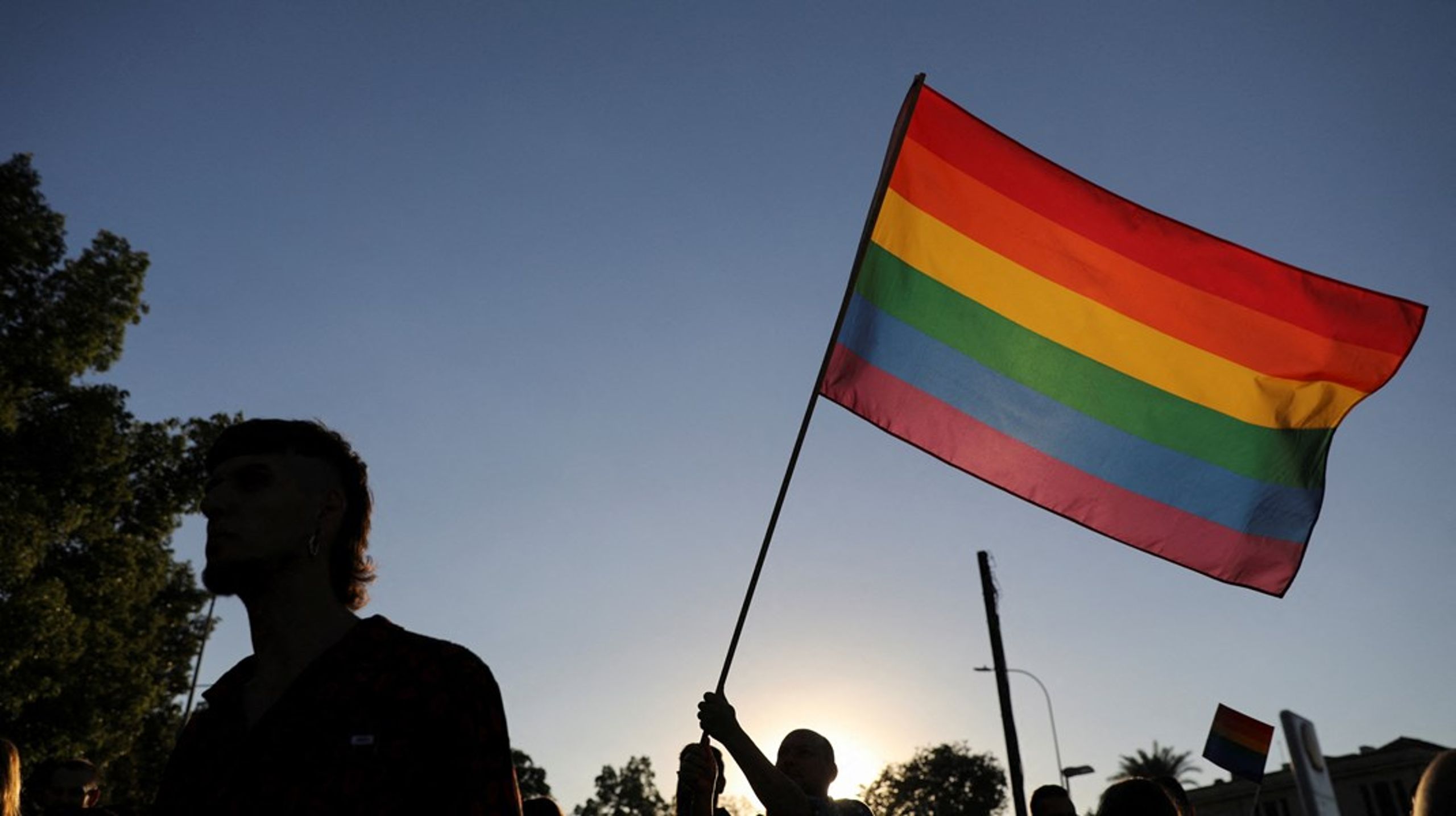 Mens LGBT+-personer oplever forfølgelser og diskrimination verden over, er der få ting, der splitter det internationale samfund mere end spørgsmålet om deres rettigheder, skriver Louise Holck.