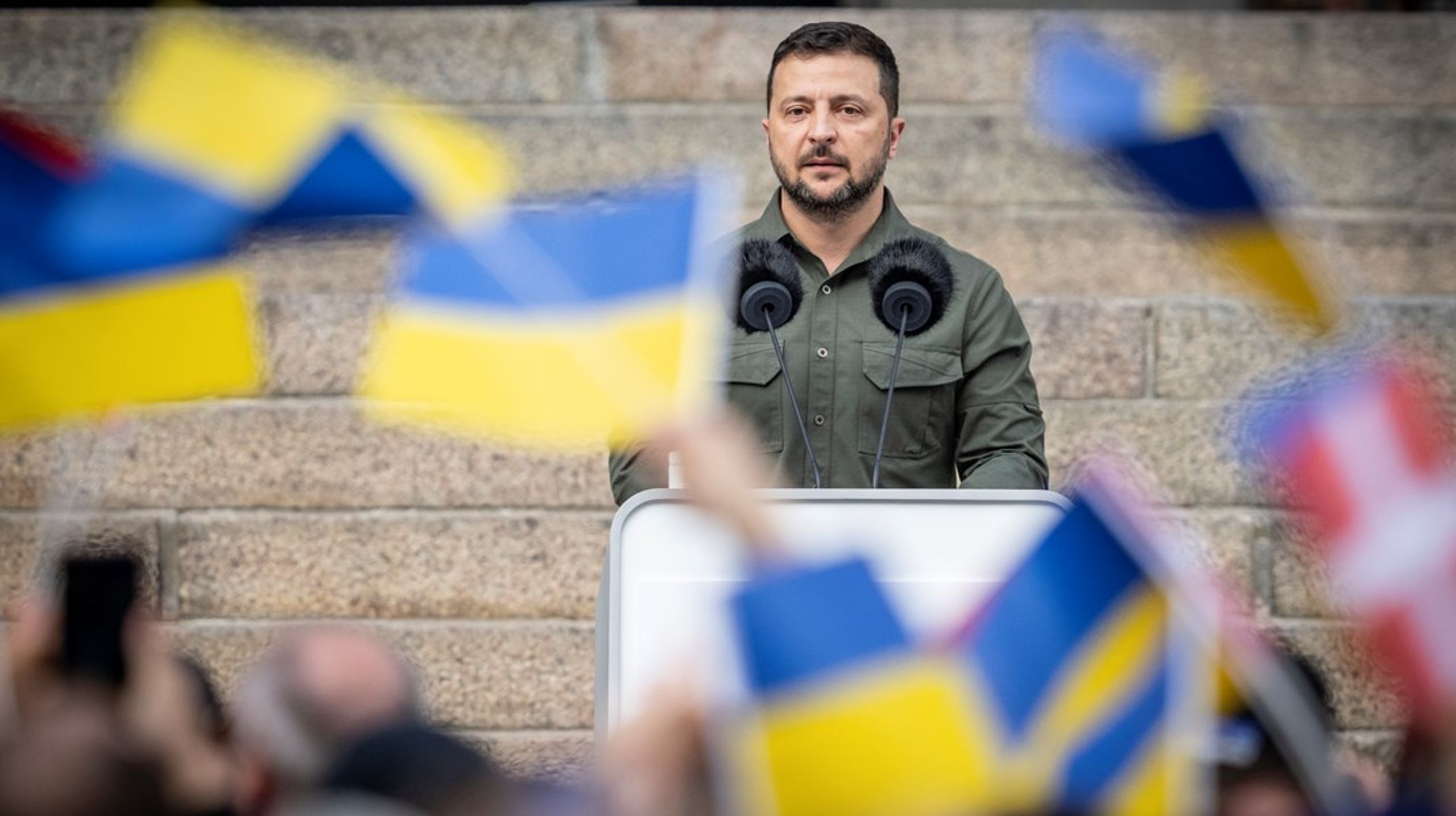 <div><div><div>Ukraines præsident Volodymyr Zelenskyj holdt tale foran trapperne til Christiansborg i København i forbindelse med sit officielle besøg i Danmark den 21. august 2023.&nbsp;</div></div><div><div><br></div><div><div><div><div></div></div></div></div></div></div><div><div></div></div>