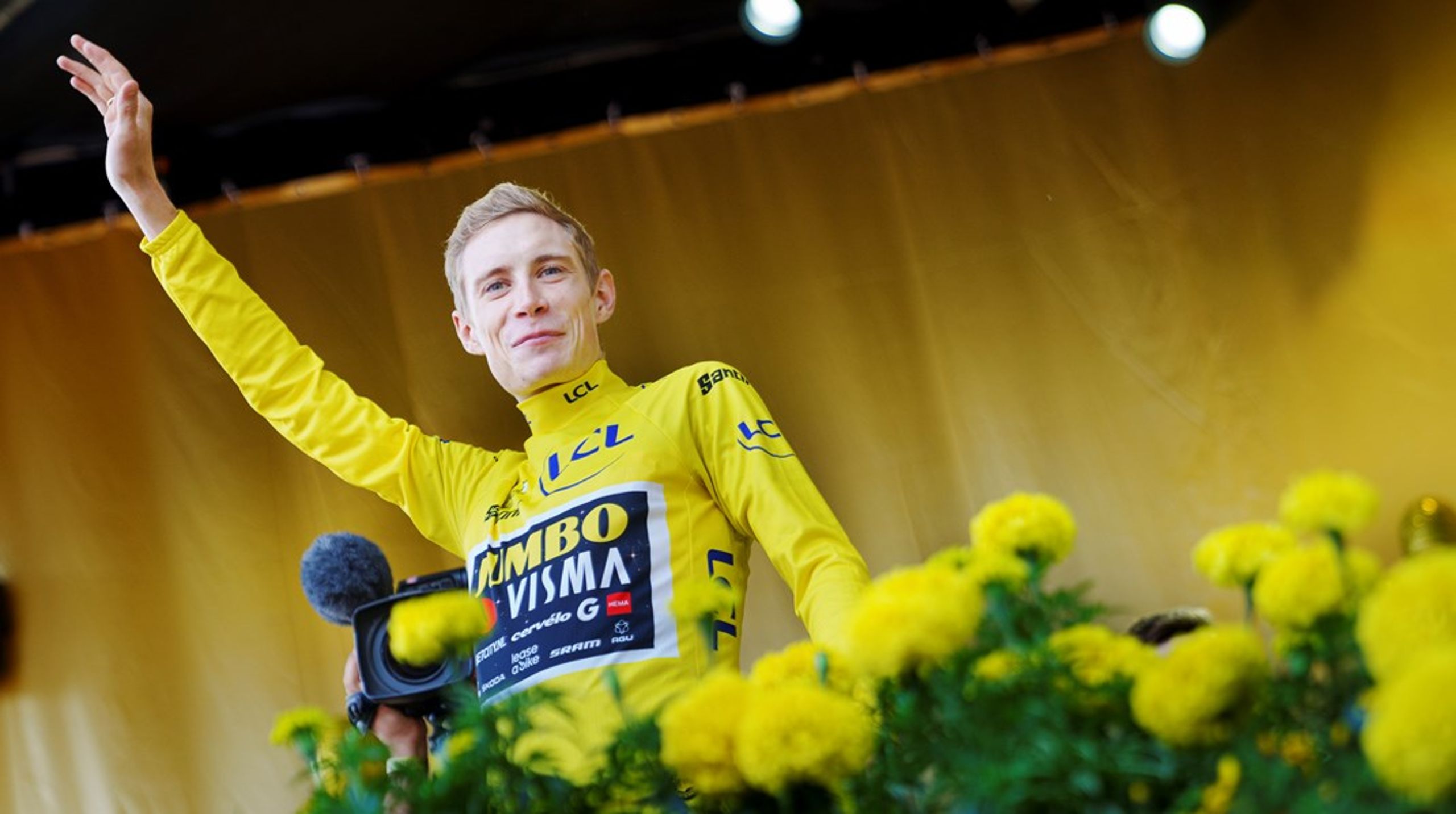 Med Jonas Vingegaards anden Tour-sejr, var Touren 2023 heller ingen undtagelse for dansk cykelsports buldrende&nbsp;succes.&nbsp;Derfor har Danmark nu også muligheden for at blive et forbillede i kampen mod sportswashing, skriver Ludvig Wacker.