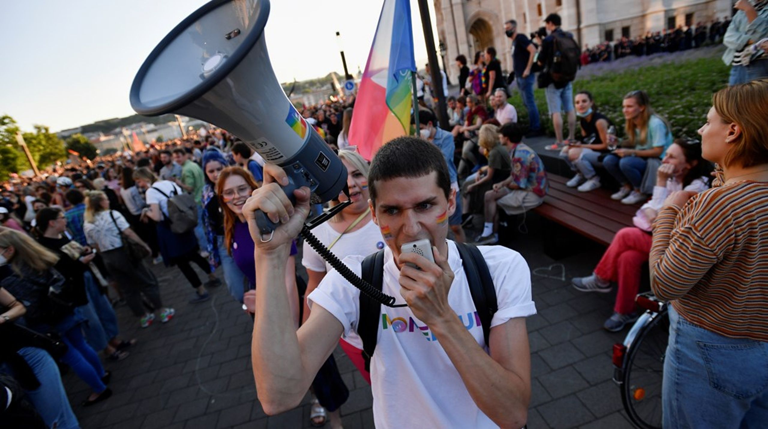 Blandt andet i&nbsp;2021 var der massive protester i Ungarn, hvor demonstranter viste deres utilfredshed&nbsp;med Viktor Orban og landets LGBT-lov.