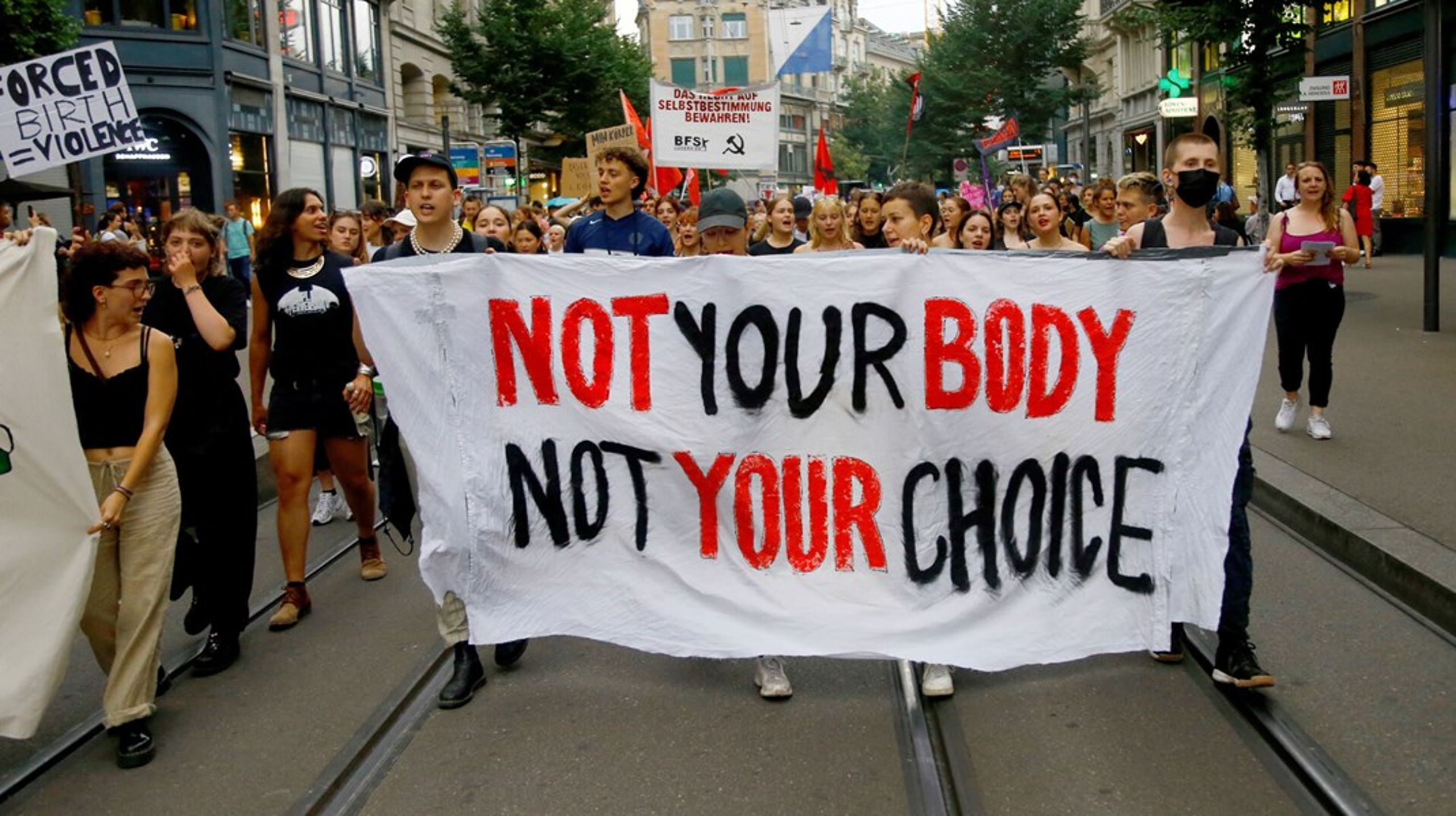 Abortgrænserne i Europa strækker sig fra totalforbud til 24 uger. Altinget har samlet et overblik til dig.