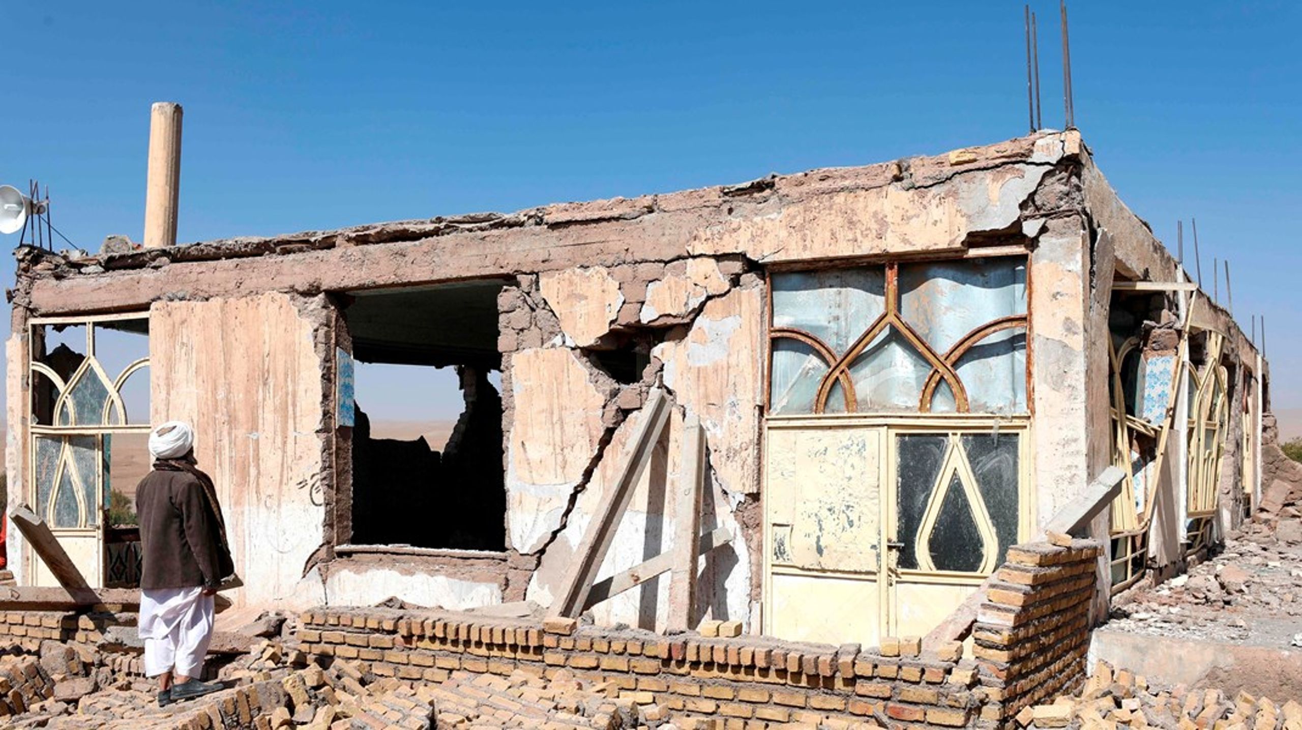 "Pengeoverførslerne falder på et tørt sted," lyder det fra sekretariatschef i Dacaar, Klaus Løkkegaard. De seneste par dage har Afghanistan været ramt af jordskælv, som har kostet tusindevis af mennesker livet.&nbsp;