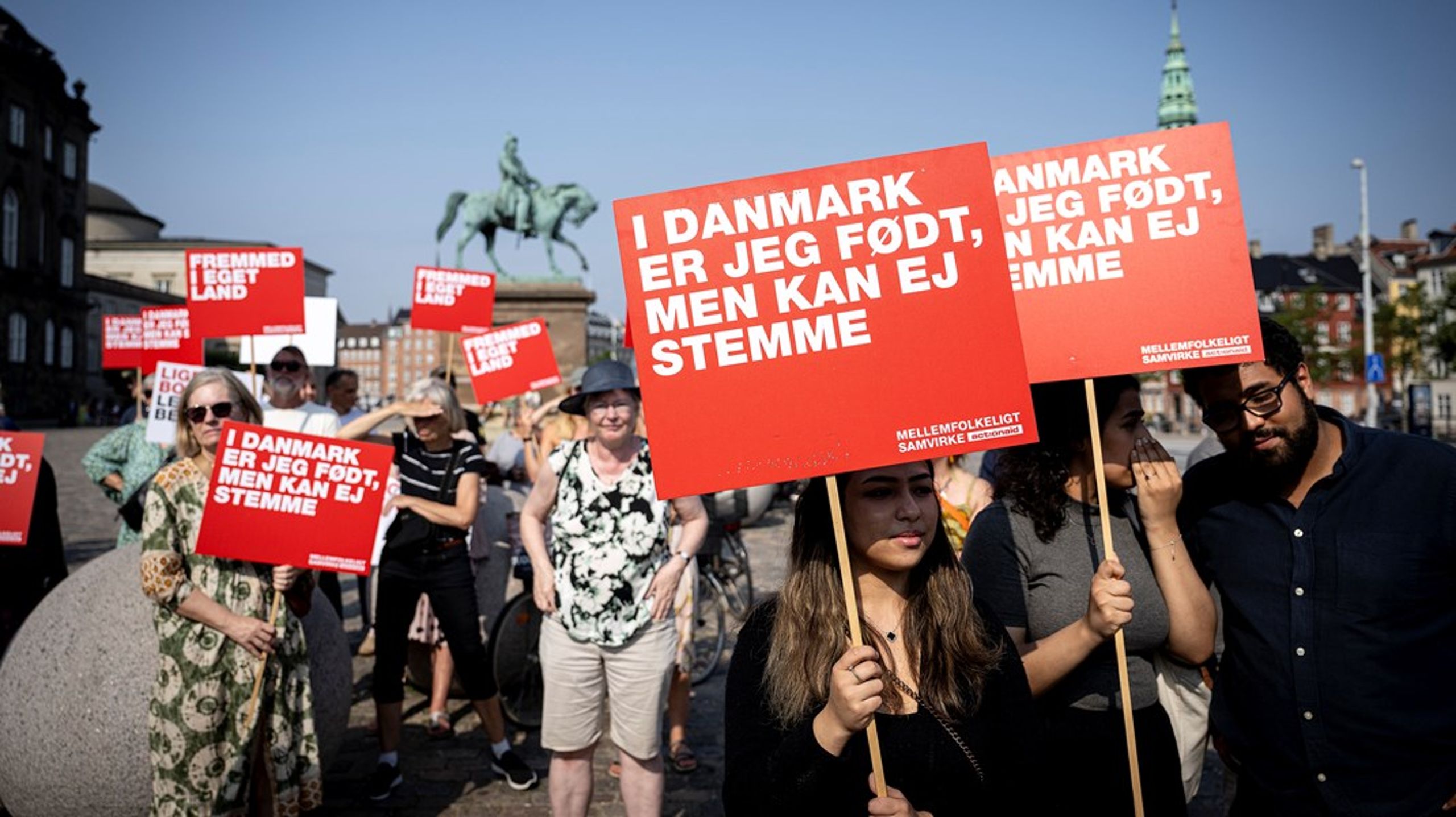 Ikke alle demonstrationer ændrer holdninger på Christiansborg.
Men nogle er med til at ændre Danmarkshistorien, og det er jeg er faktisk meget
godt tilfreds med, at Mellemfolkeligt Samvirke kan bidrage til, skriver Sara
Katrine Brandt.
