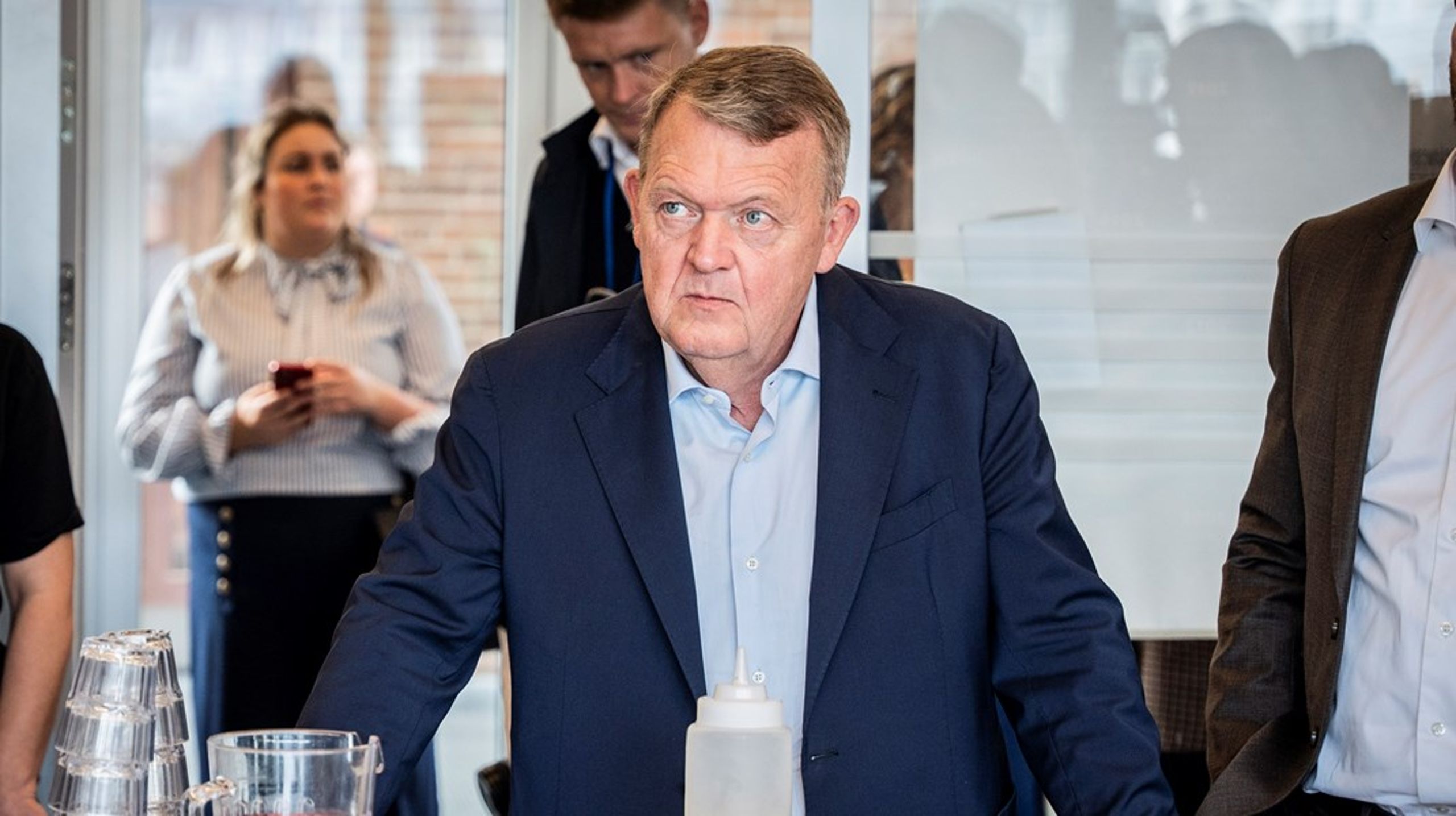 Udenrigsminister Lars Løkke Rasmussen (M) skal blandt andet svare på, om der er økonomiske forbindelser mellem ham, hans parti og Copenhagen Infrastructure Partners.&nbsp;