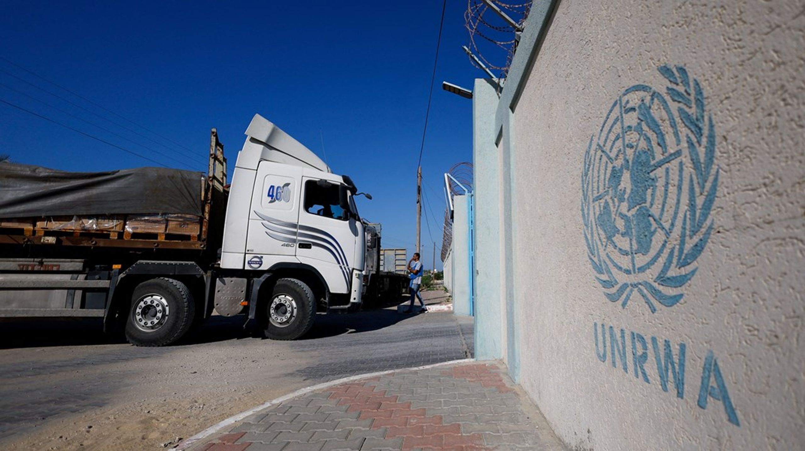Selvom størstedelen af den danske udviklingsbistand til palæstinenserne er sat på pause, fortsætter den humanitære støtte. Det gælder blandt andet&nbsp;de danske bidrag til FN's hjælpeorganisation for palæstinensiske flygtninge (UNRWA).