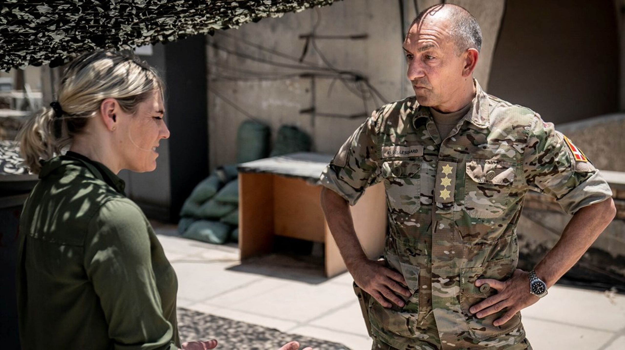 Efter sin tid som chef for Hæren blev Michael Lollesgaard chef for Nato's mission i Irak. Her fik han besøg af forsvarsminister Trine Bramsen.