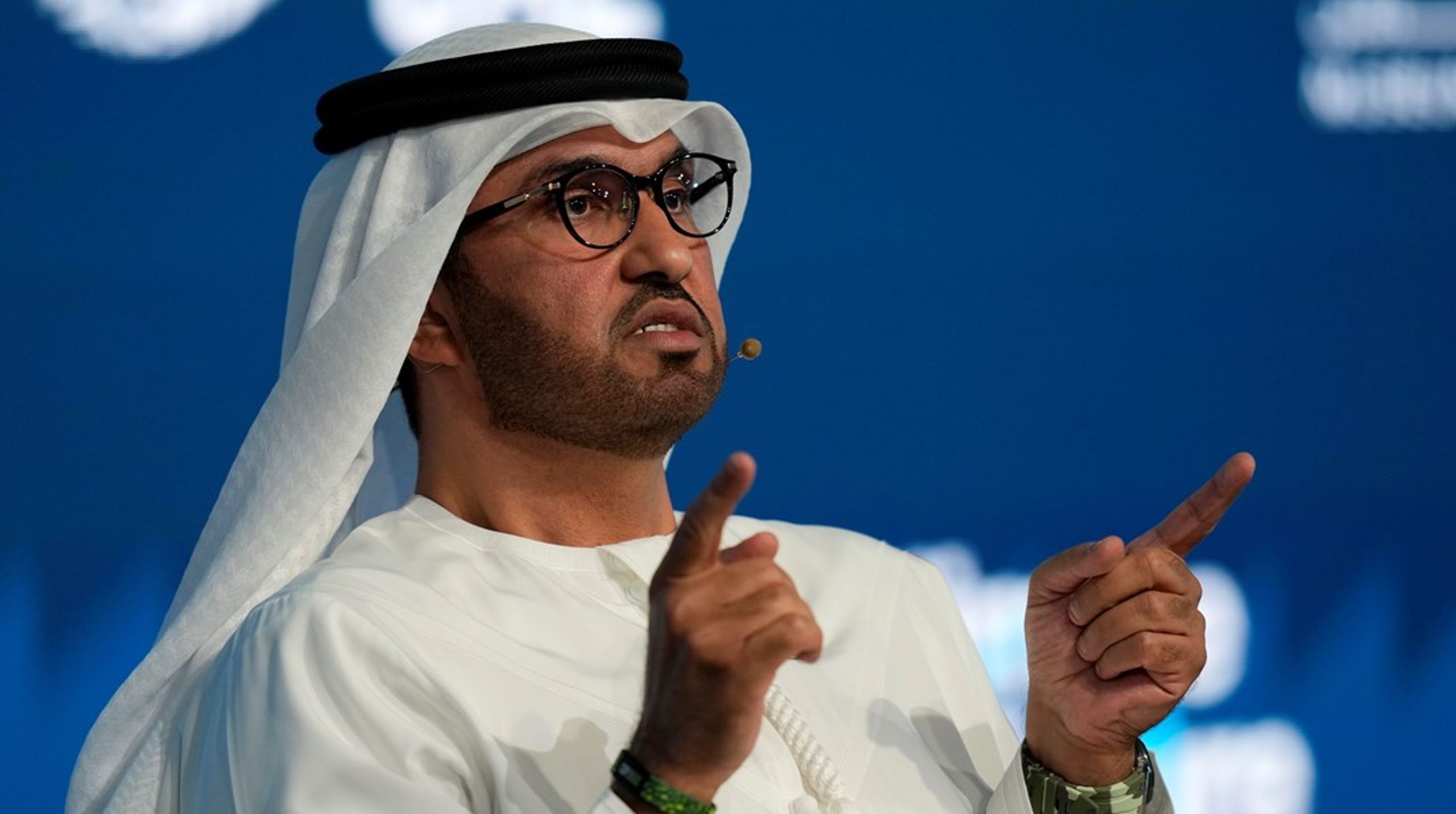 Sultan Al Jaber er i kraft af sine mange roller selve legemliggørelsen af den tilgang, styret i De Forenede Arabiske Emirater har til klimaforandringerne og vil have til de konkrete forhandlinger på klimatopmødet.
