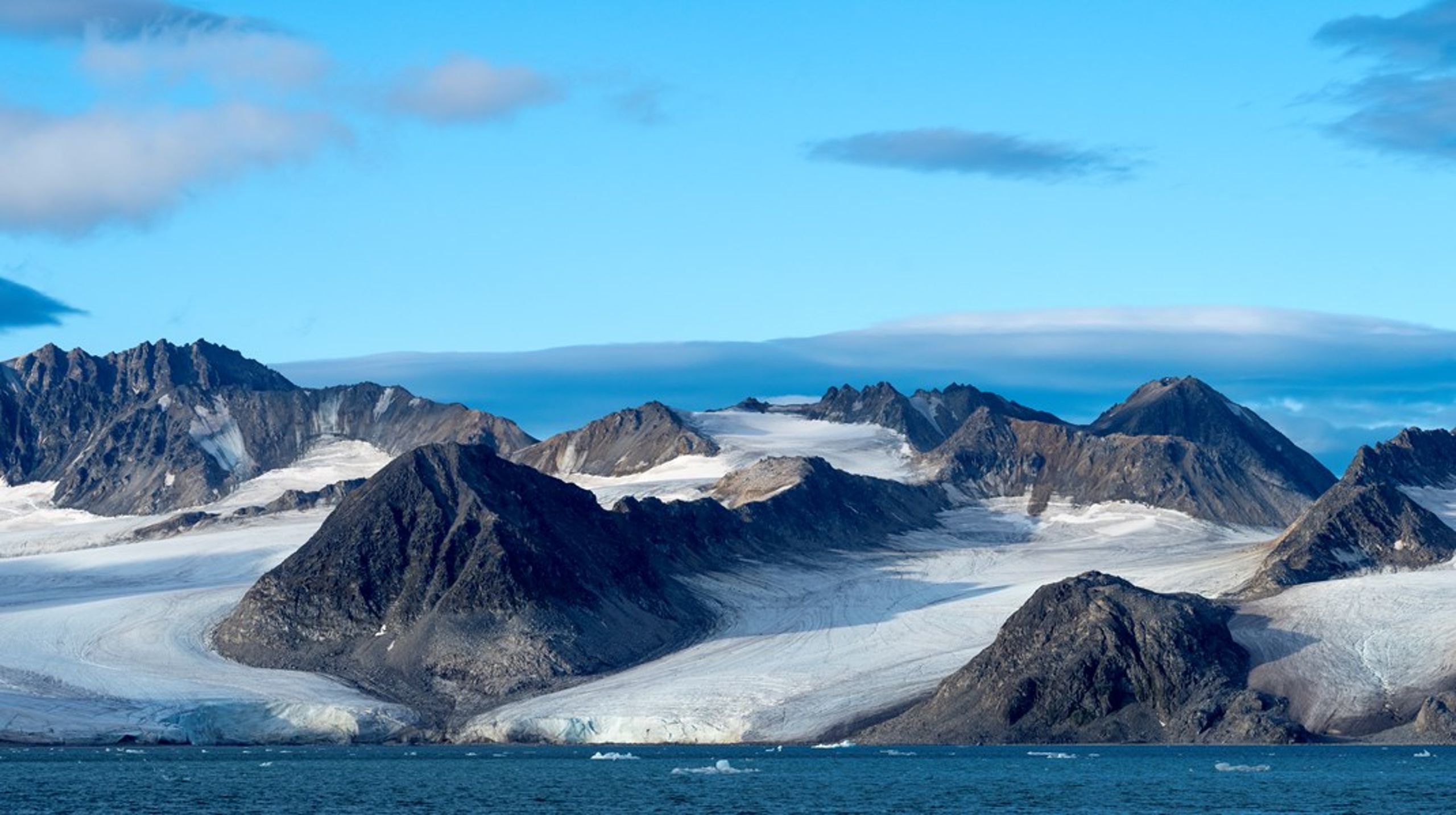På Svalbard har vi den varmeste permafrost så langt mod nord – typisk med temperaturer helt op mod -2,5 grader i 20 meters dybde, skriver Hanne Hvidtfeldt Christiansen.
