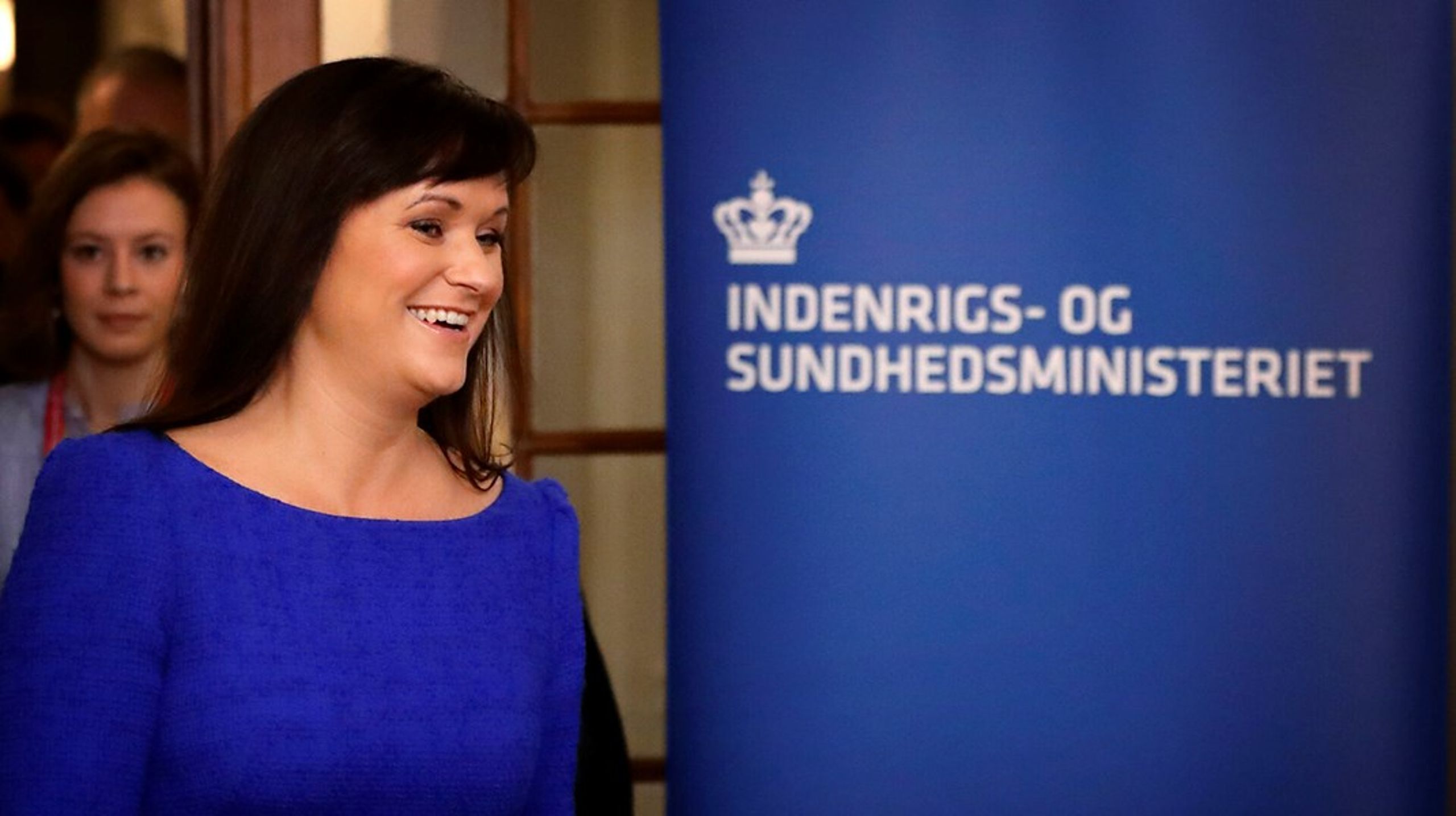 Indenrigs- og sundhedsminister Sophie Løhde (V) præsenterer senere i år et lovforslag, der muliggør gratis fertilitetsbehandling til dem, der ønsker sig barn nummer to. Regeringen forventer, at tilbuddet træder i kraft i december i år.