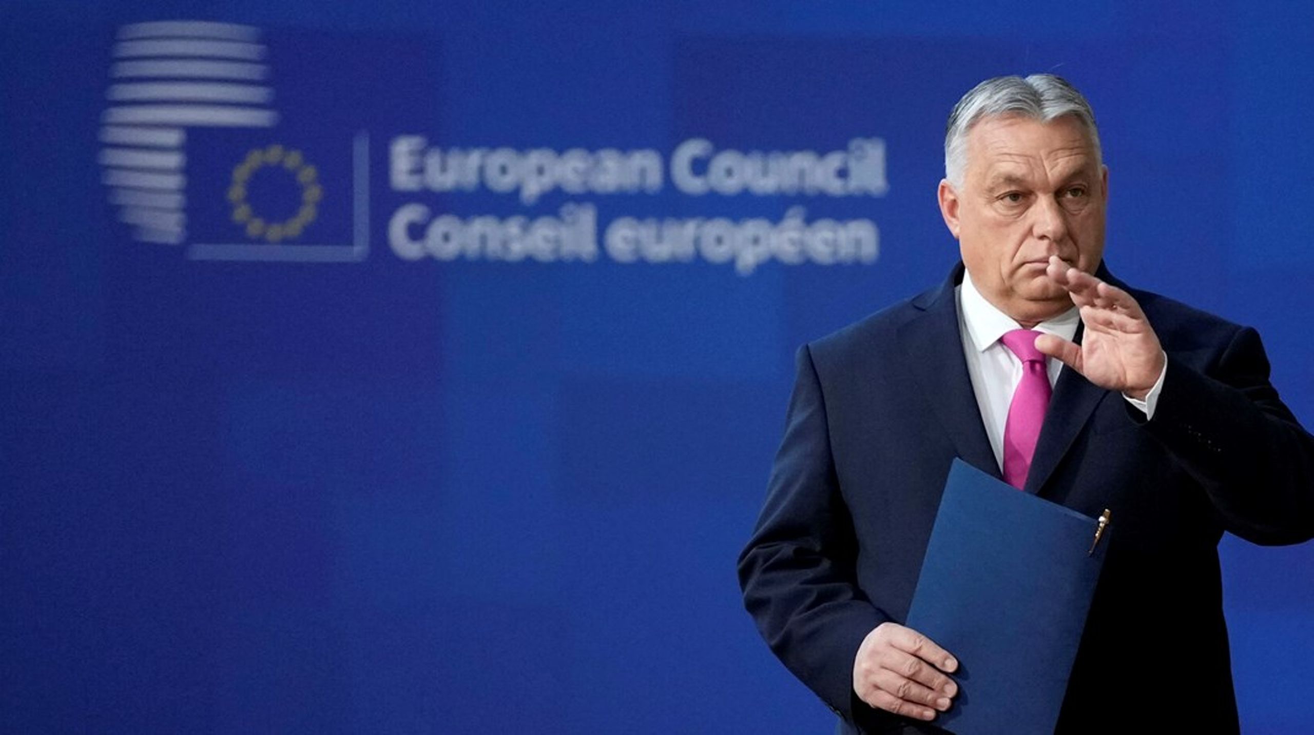 Det er fuldstændig åbenlyst, at Orbán bør fratages alle muligheder for at lede EU-landene, skriver Jakob Wind.