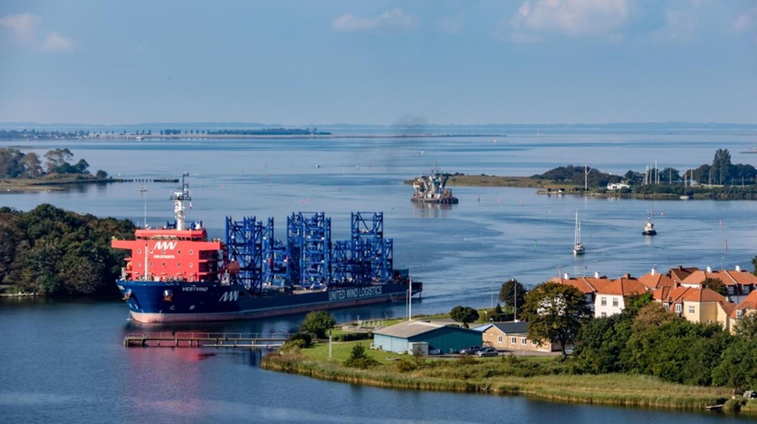 Nakskov Havn vil gerne udvide sin sejlrende, så der bliver mulighed for at udvide vindmølleproduktionen på havnen.