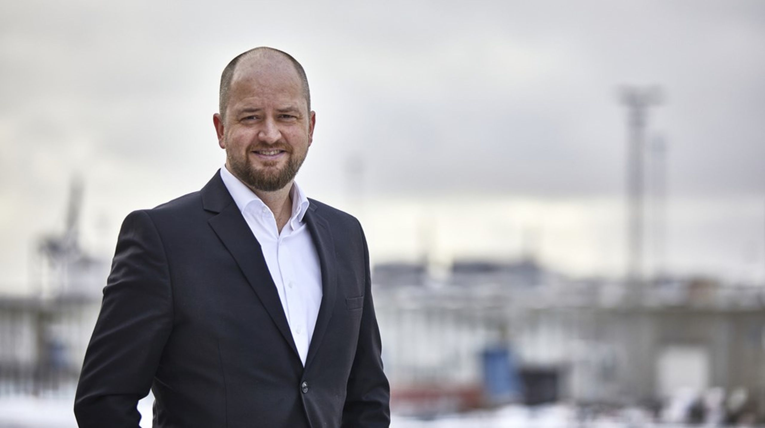 Theis Brøgger tiltræder 1. april 2024 stillingen som kommunikationsdirektør i Danish Crown.