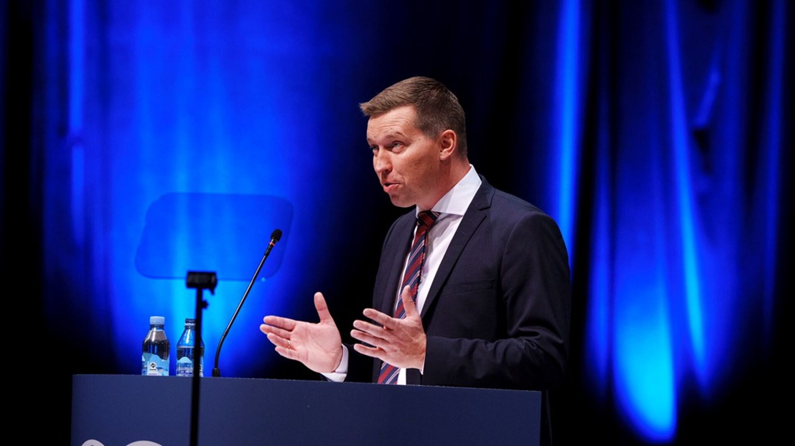 Formand i Landbrug &amp; Fødevarer Søren Søndergaard blander sig nu i sagen om en række kontroversielle udtalelser fra organisationens viceformand.