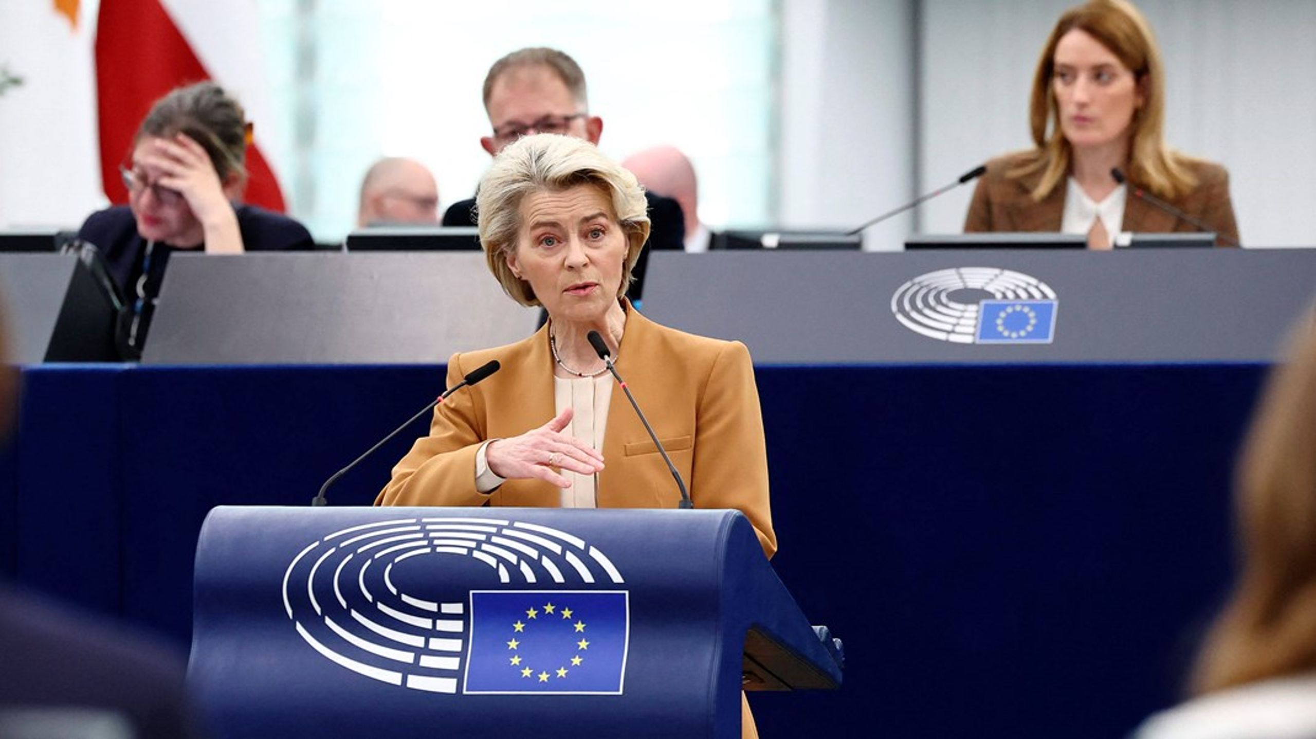 Bliver EU-kommissionsformand Ursula von der Leyen nødt til at smide nogle lunser til Europa-Parlamentet for at sikre opbakning til fem år mere i formandsstolen?