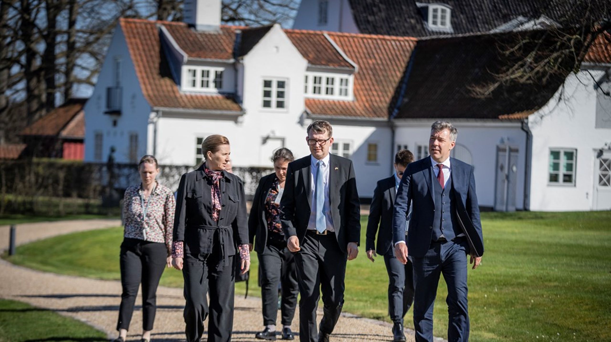 Vi bør fokusere på, hvordan Danmark som grønt foregangsland kan hjælpe EU til at sætte
højere klimamål og arbejde for at styrke den europæiske klimapolitik endnu mere, skriver&nbsp;Torsten
Hasforth &amp; Jens Mattias Clausen.
