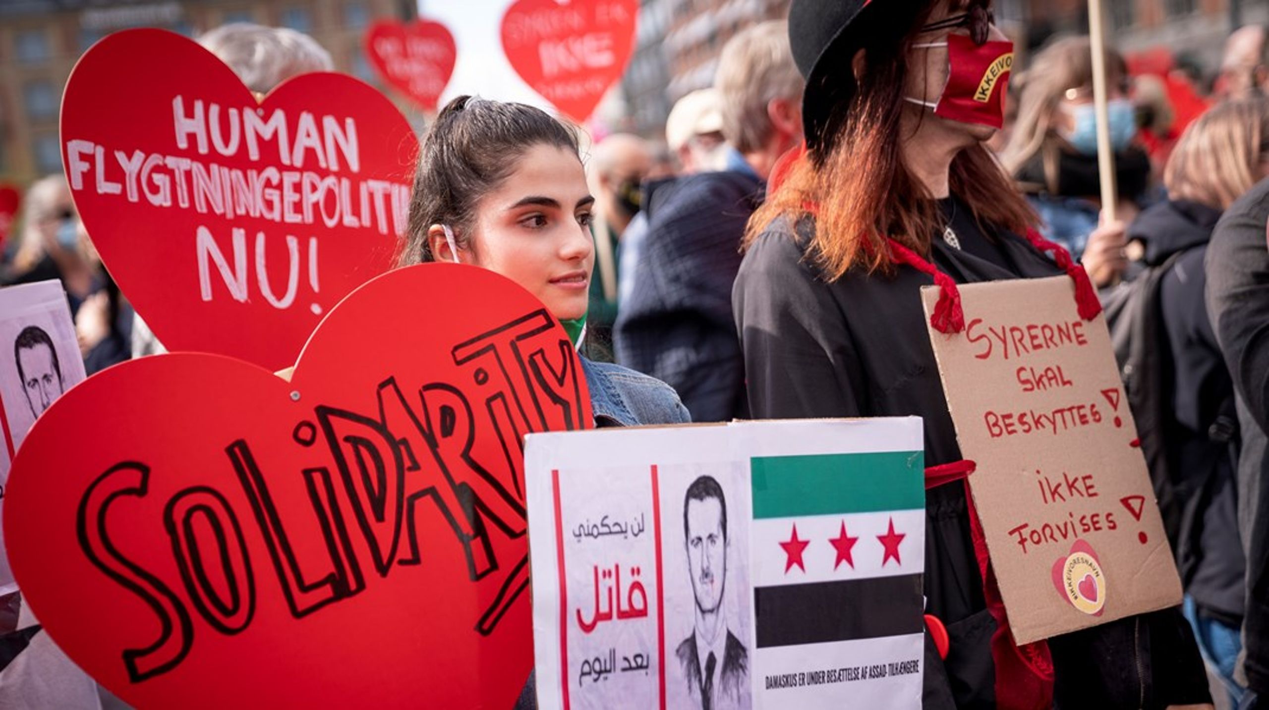 Siden 2019 har Flygtningenævnet på trods af rapporter om alvorlige 
krænkelser af menneskerettighederne i Syrien inddraget 
opholdstilladelserne for syrere, skriver Line Bøgsted, Niels-Erik Hansen og Elna Søndergaard.<br>