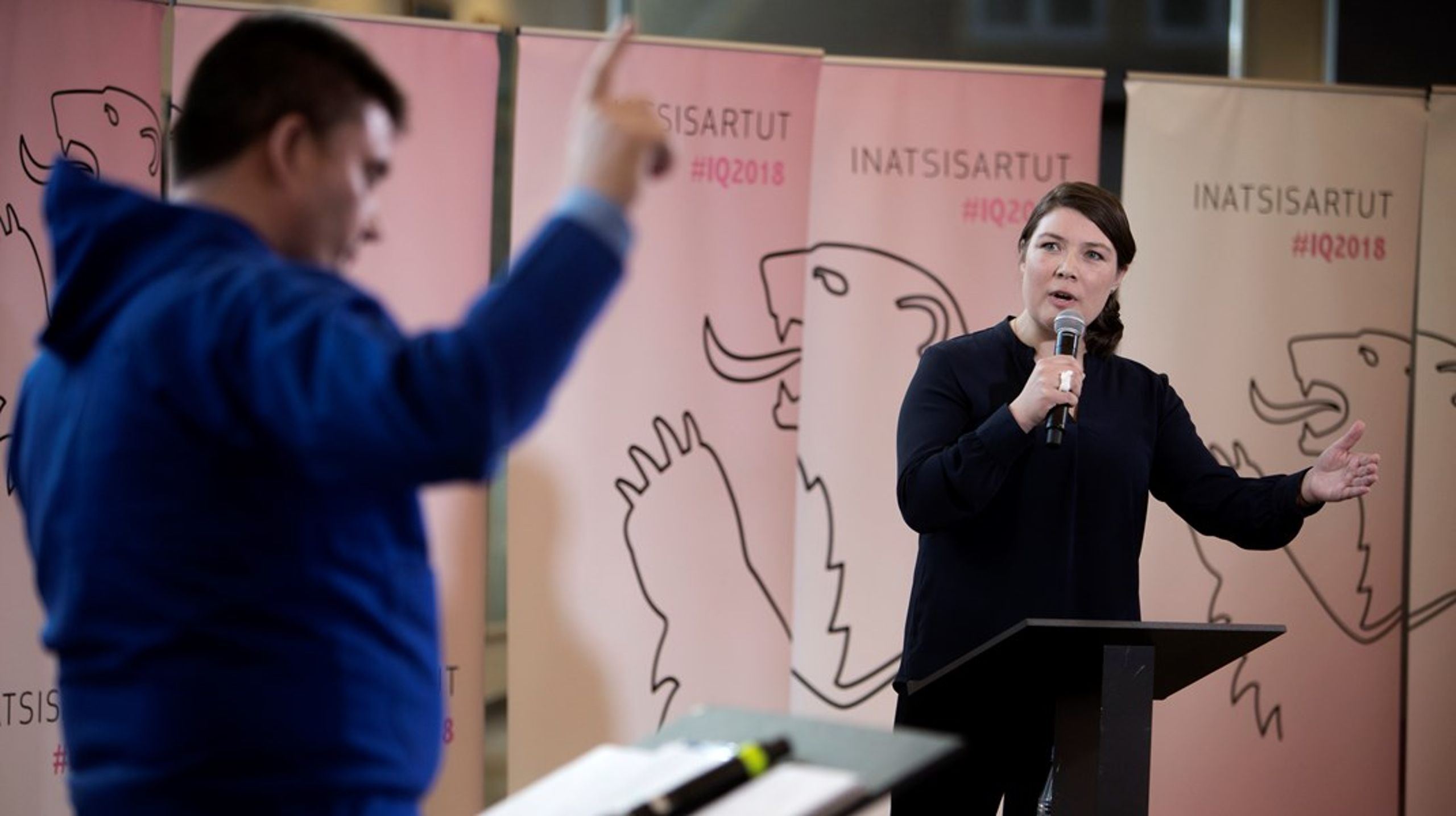 Sara Olsvig i debat med daværende landsstyreformand Kim Kielsen i 2018.&nbsp;&nbsp;