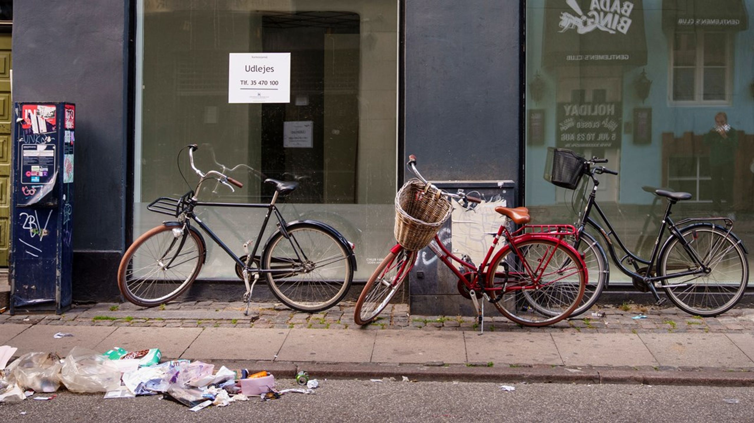 En kunde har fået afslag på at genoprette lejligheder, hvor enkelte erhvervslejemål, nu ønskes tilbageført til bolig.
Årsagen? Mangel på plads til ekstra cykelparkering. Det er på grund af for høje krav til blandt andet cykelparkering, skriver&nbsp;Martin Daniel Nielsen.