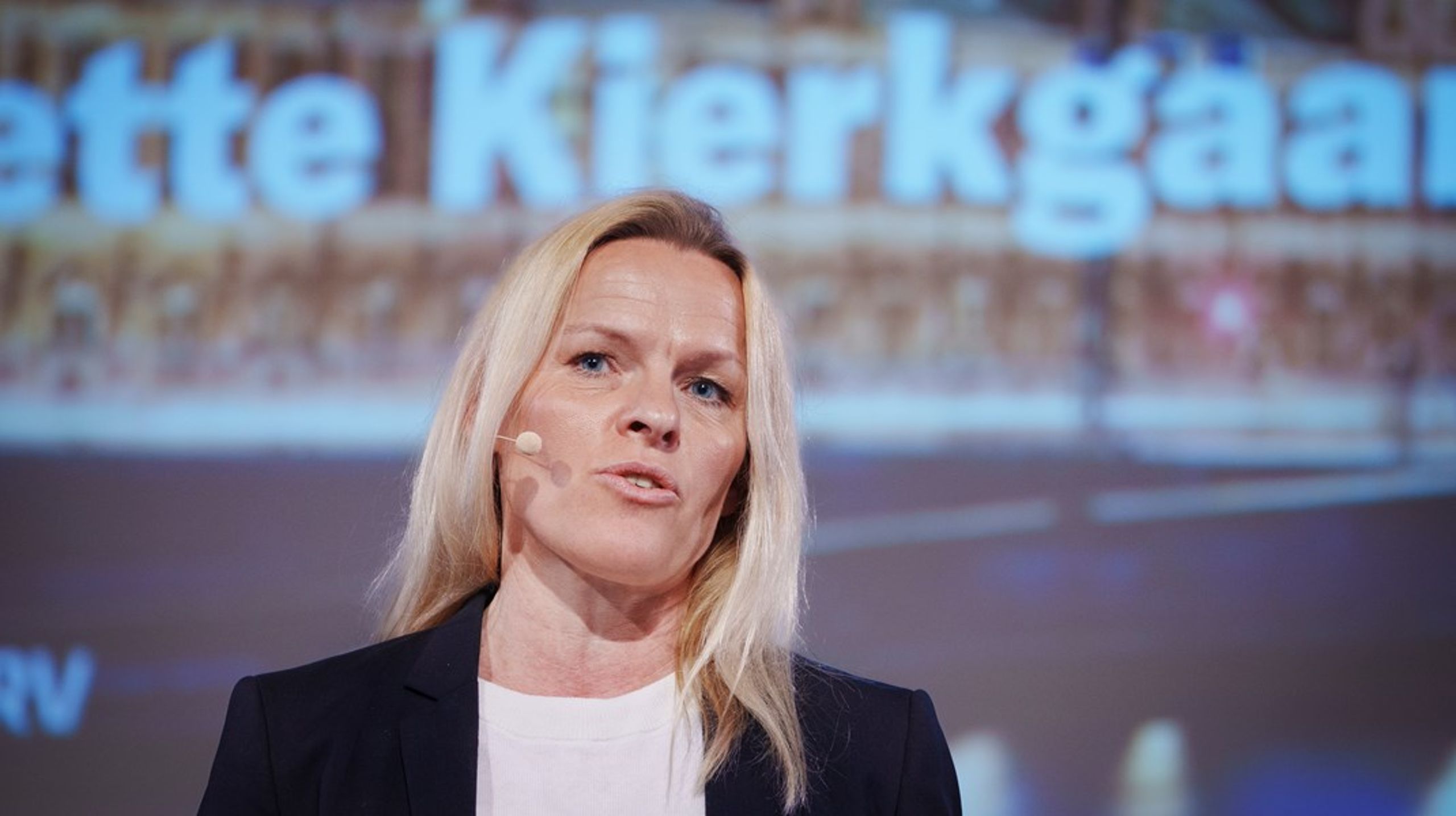 Ældreminister&nbsp;Mette Kierkgaard har fået ny kommunikationschef, efter pladsen har stået tom i to måneder.