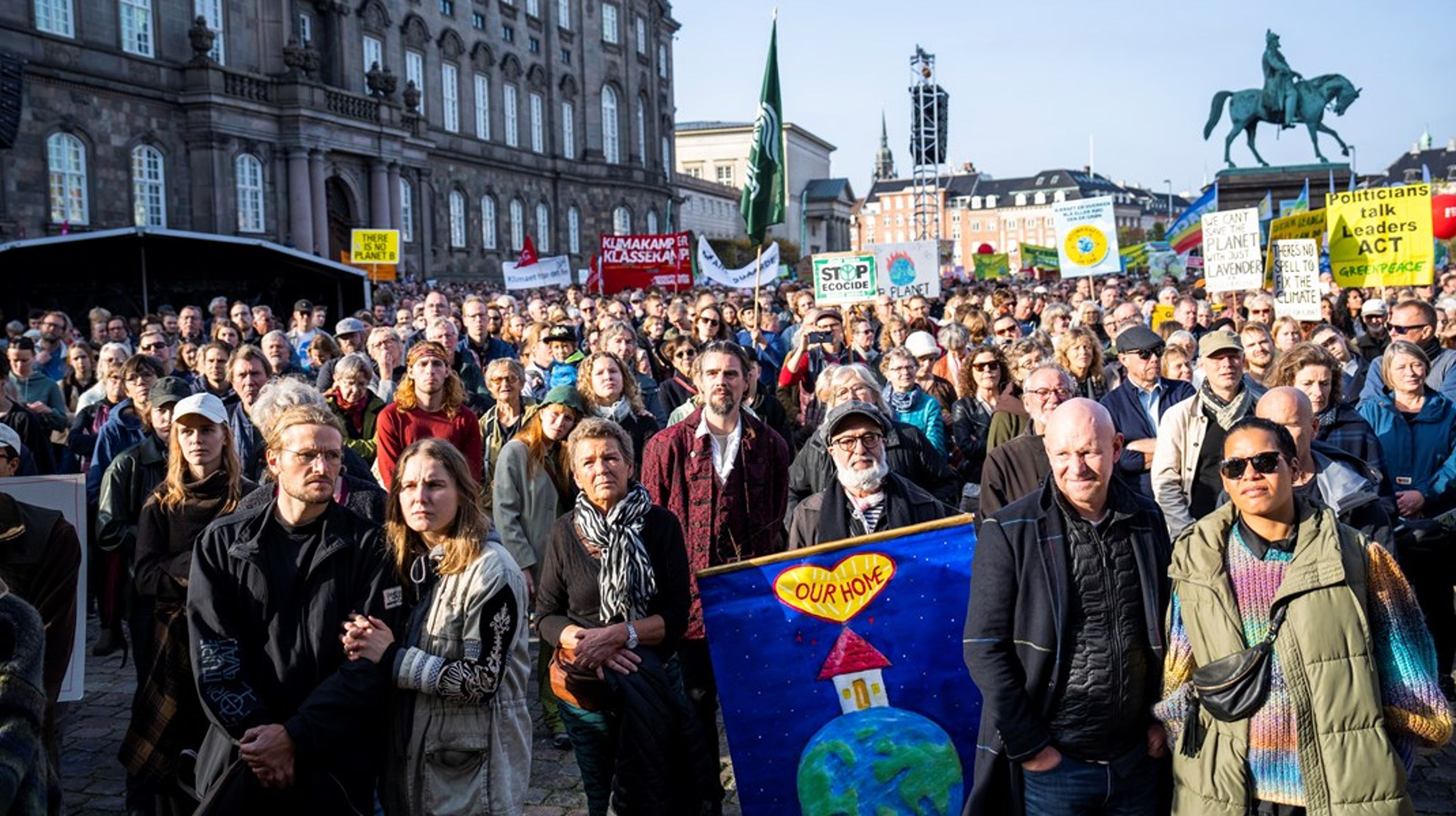 Miljø og klima er de vigtigste emner, som Europa-Parlamentet bør tage sig af, mener&nbsp;45 procent af de danske vælgere i en måling&nbsp;af Epinion for Altinget og DR forud for europaparlamentsvalget.