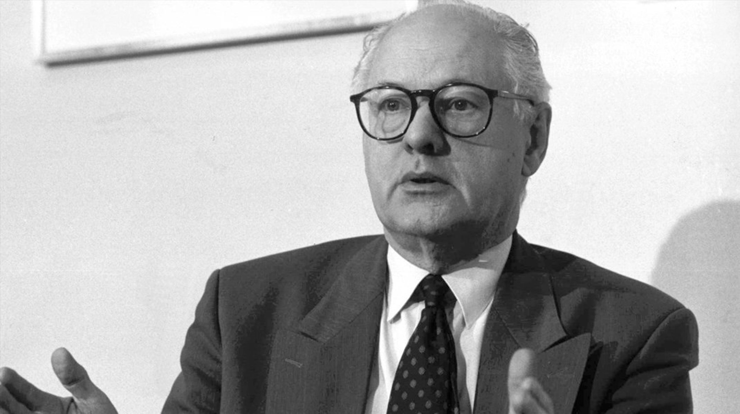 Fra 1978-1993 stod&nbsp;Knud Enggaard i spidsen for flere ministerier under Anker Jørgensen (S) og senere&nbsp;Poul Schlüter (K).