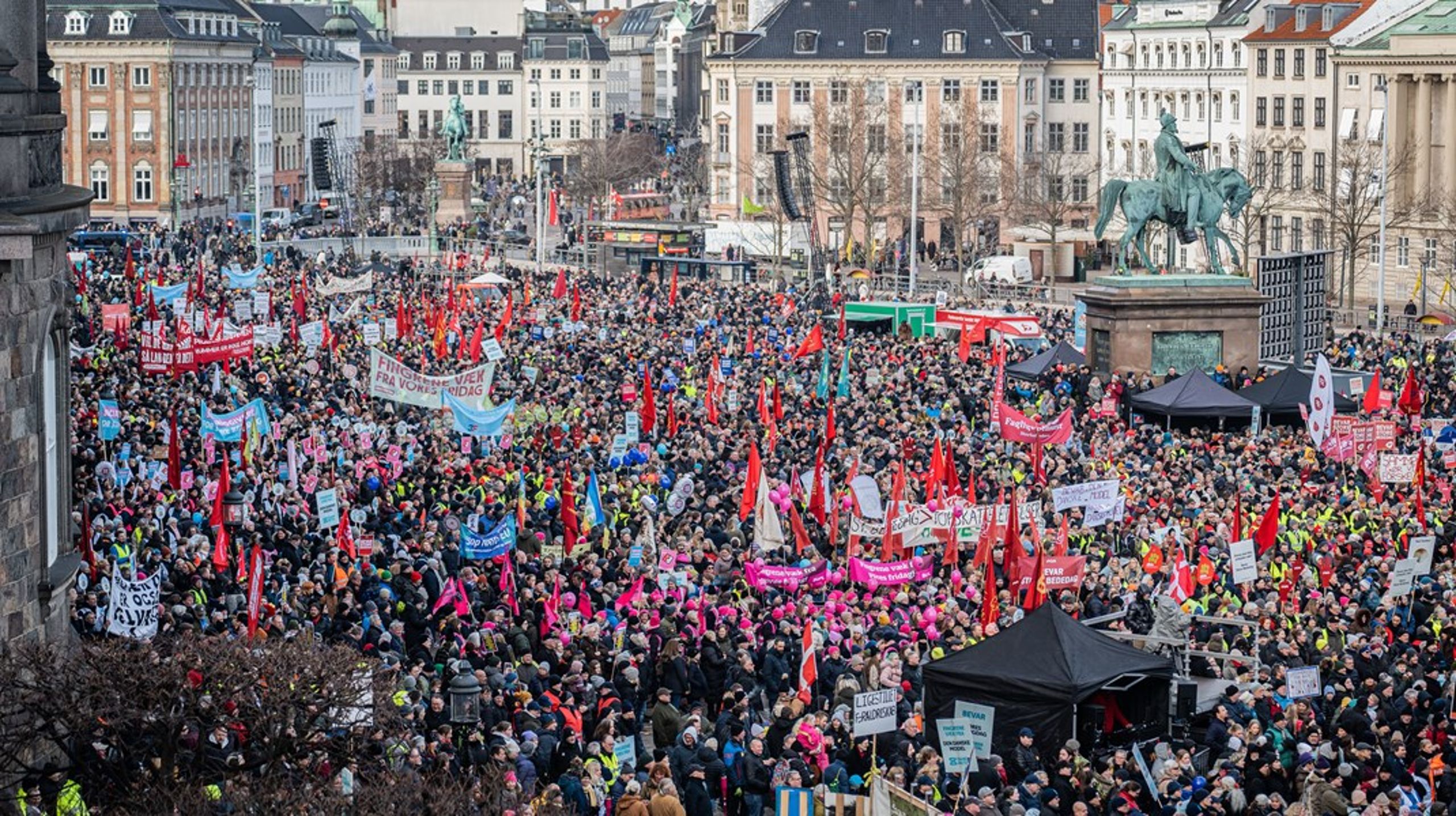 Da regeringen afskaffede Store Bededag resulterede det i en massiv folkelig modstand med protester, underskriftindsamling og en stor demonstration, skriver Bente Sorgenfrey.