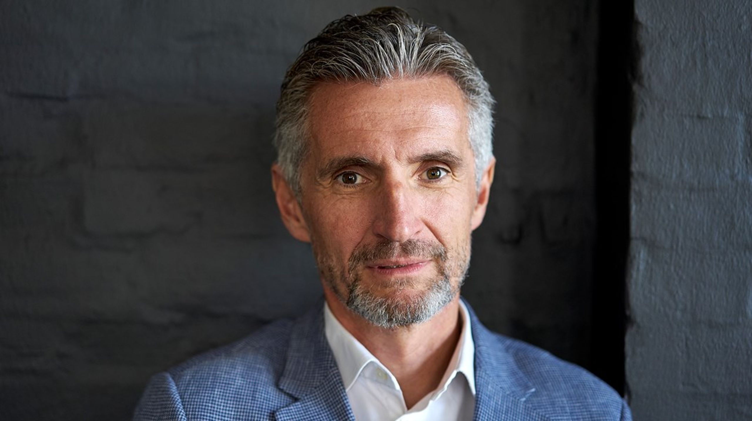 Jesper Uggerhøj har tidligere været direktør i Irma og Kopenhagen Fur, og har siden 2019 været administrerende direktør i Løgismose.