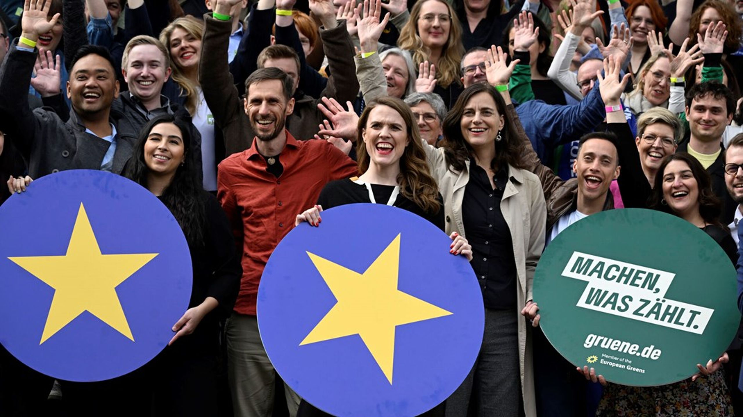Lige som så mange andre europaparlamentarikere har De Grønnes gruppeformand, tyske Terry Reintke (i midten), nu forladt Parlamentet for at føre valgkamp i hjemlandet.