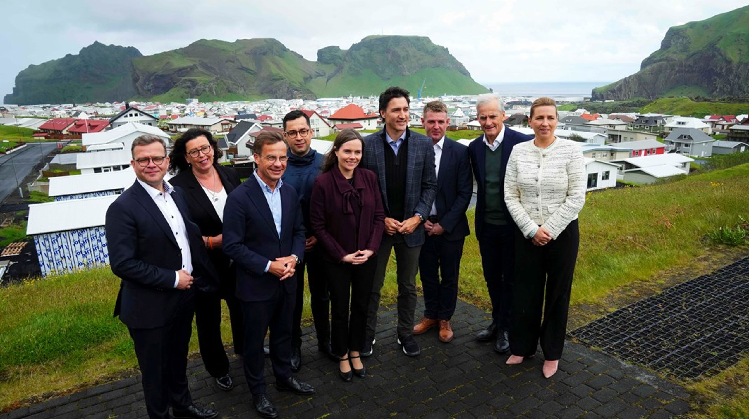 Da Island havde formandsskabet i Nordisk Ministerråd i 2023, var Færøerne, Grønland og Åland inviteret til sommerens topmøde. Det bliver de ikke i år, hvor Sverige kun har inviteret Danmark, Finland, Norge og Island til Stockholm.&nbsp;