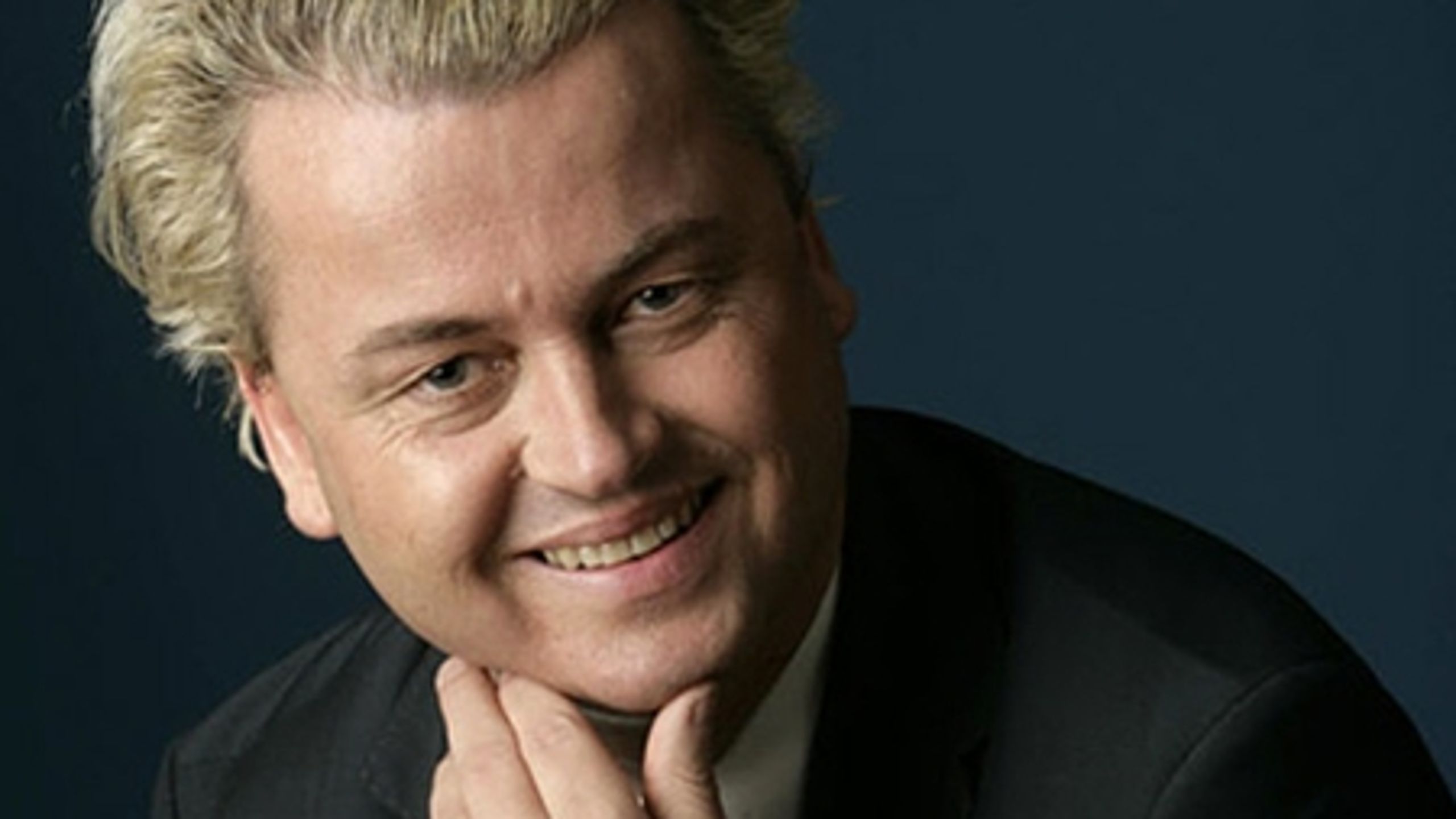 Skal - skal ikke. Der hersker intern splid hos De Konservative med hensyn til Geert Wilders' eventuelle deltagelse i den danske konference til efter&#229;ret.